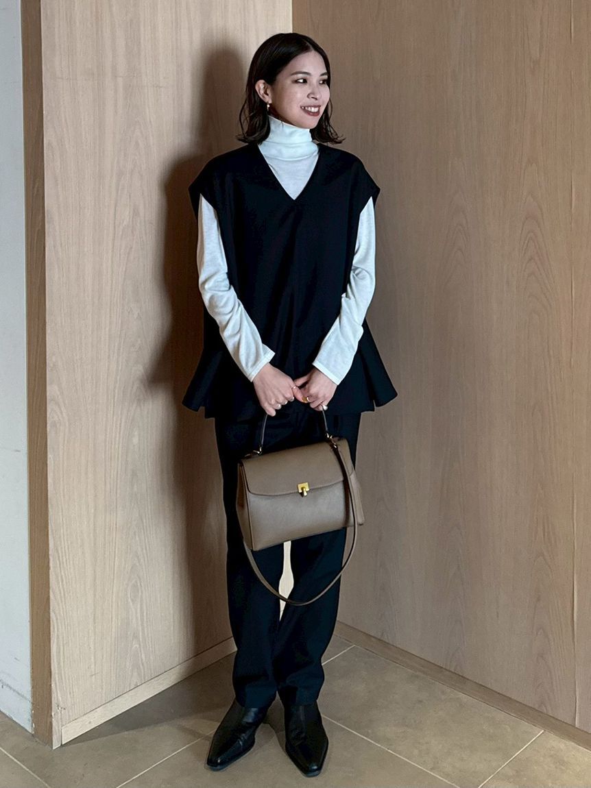 Mila Owen「メタルモチーフスクエアバッグ」|ショルダー・メッセンジャー|