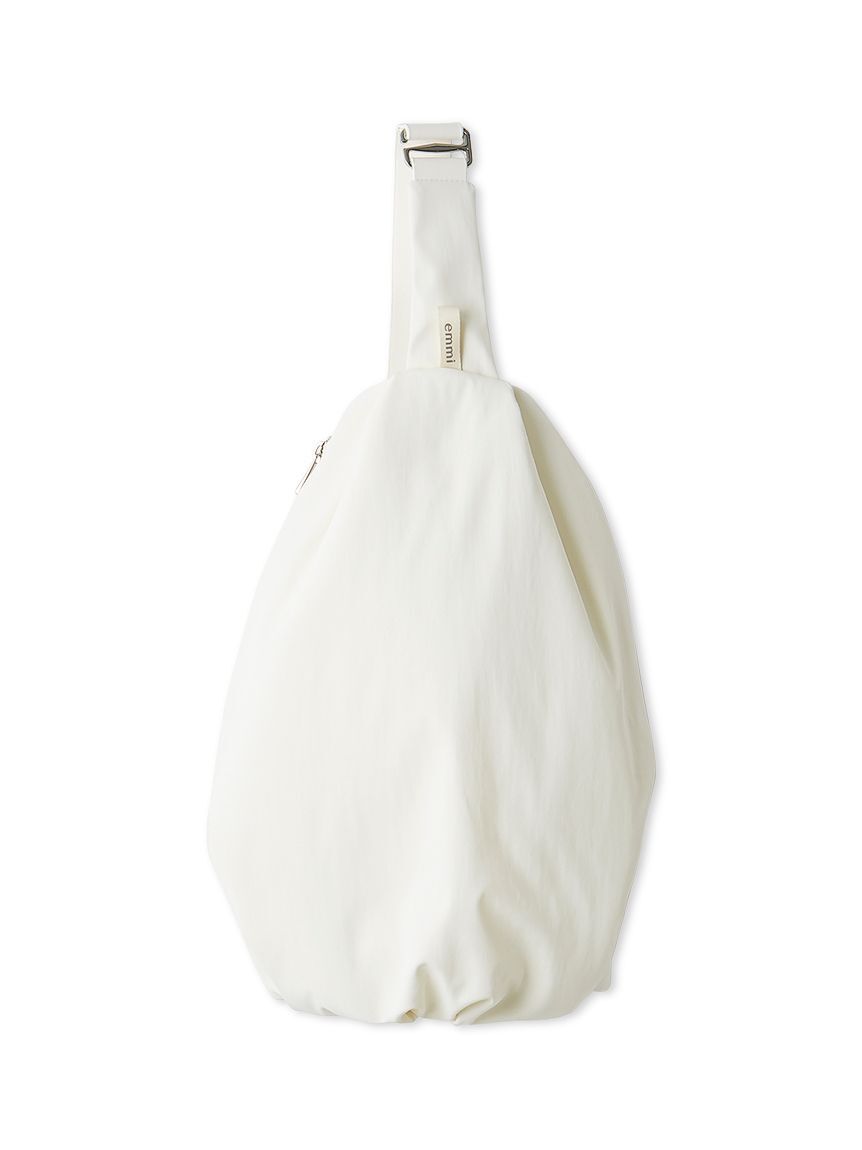 emmi atelier「撥水 クロスボディショルダーバッグ」|ショルダー・メッセンジャー|