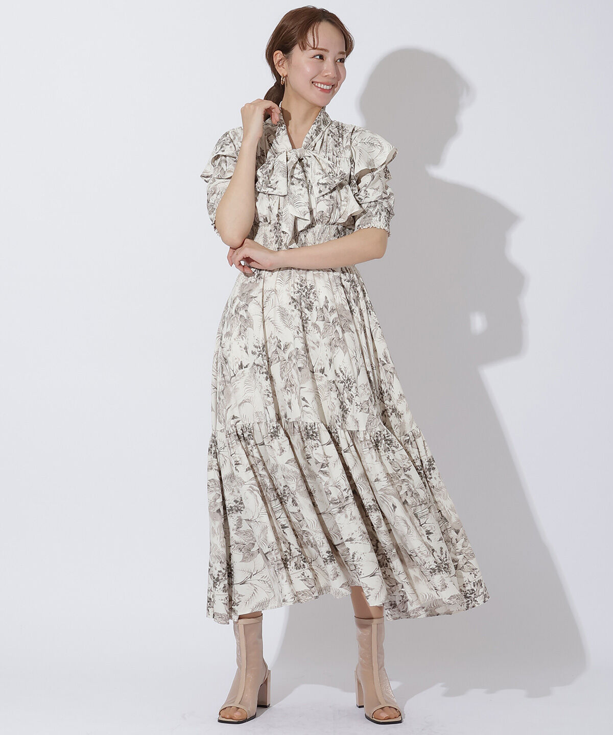 アンドクチュール「ボタニカル柄ボウタイリボンワンピース」|ワンピース|