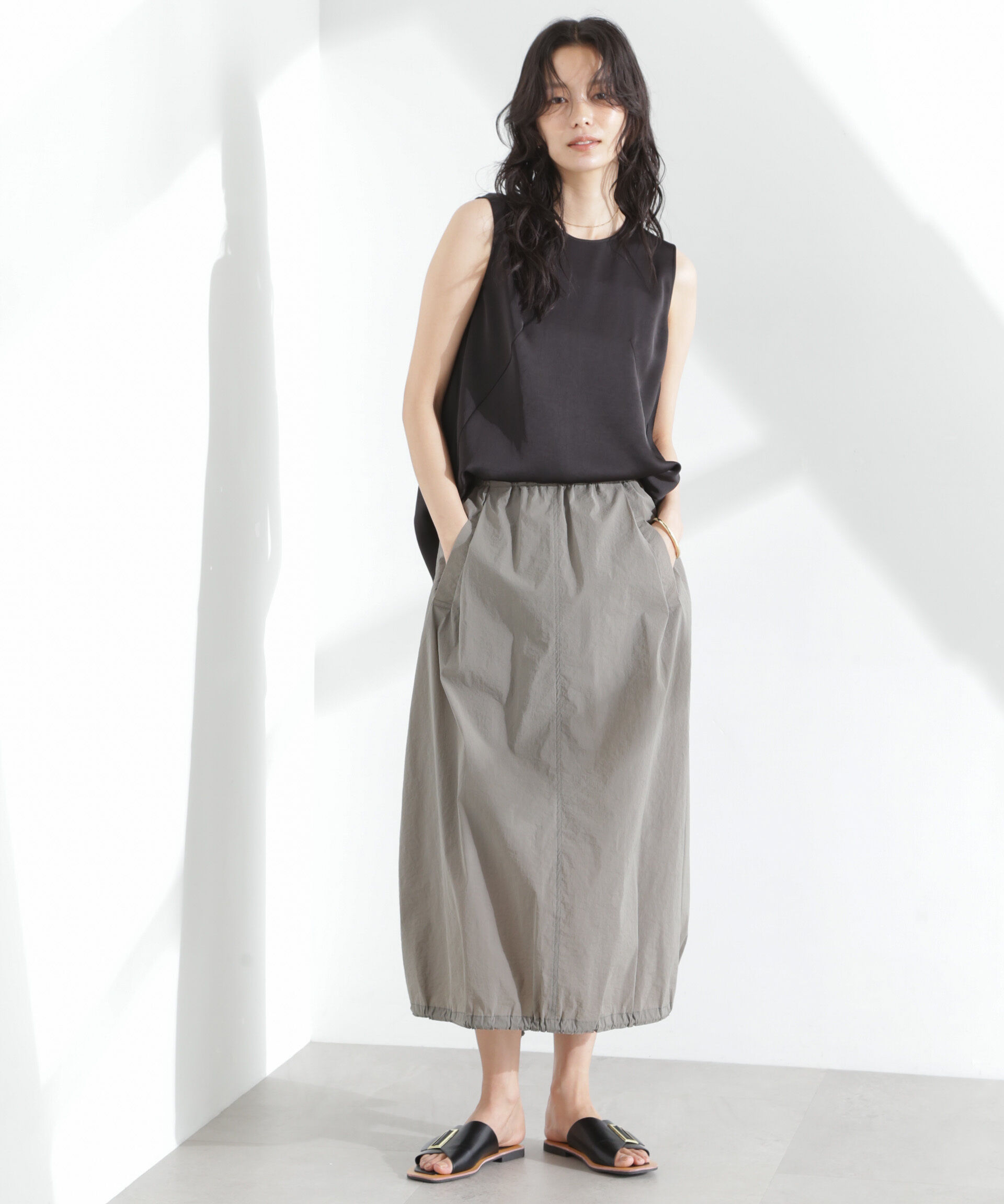 nano･universe「ダブルサテンノースリーブトップス」|シャツ・ブラウス|