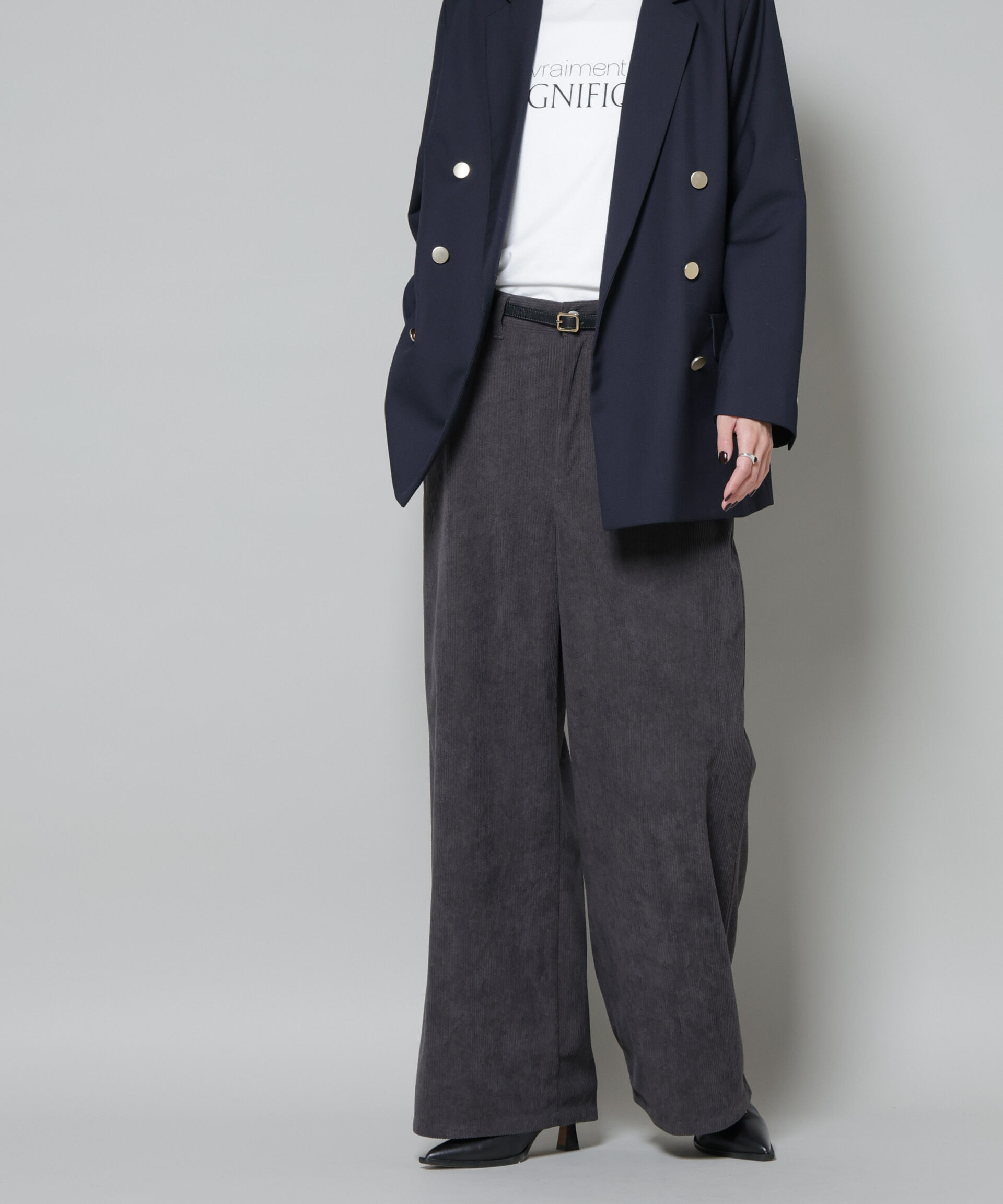 nano･universe「ソフトコーデュロイストレートパンツ」|チノ|チャコール3