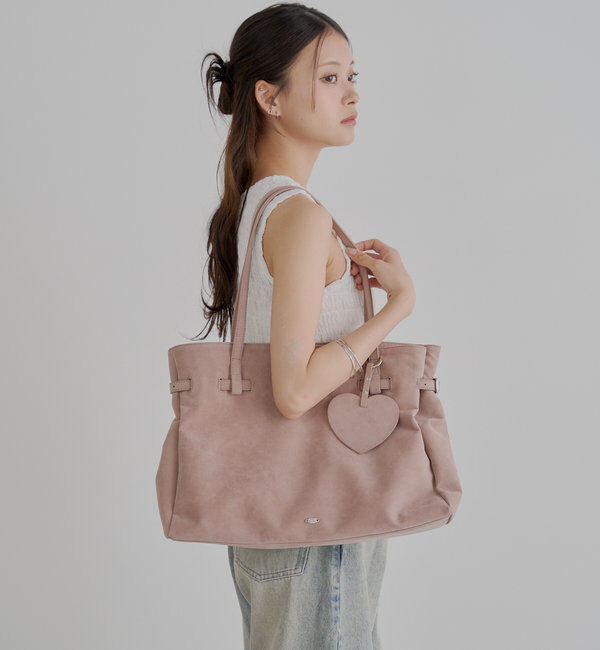  「【5色展開/通勤・通学に◎】チャーム付きベルトデザインBIGトートバッグ」|トートバッグ|