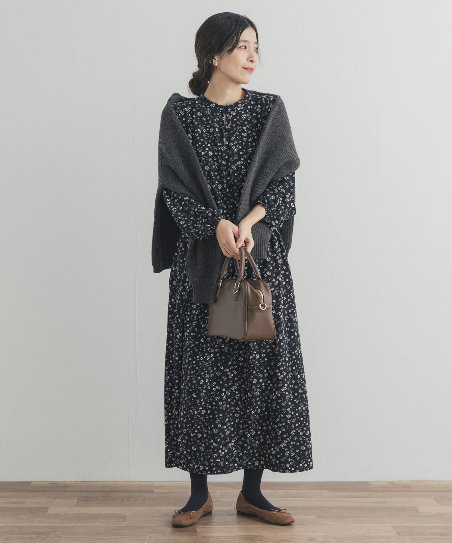 URBAN RESEARCH DOORS「小花柄ドロストワンピース」|ワンピース|