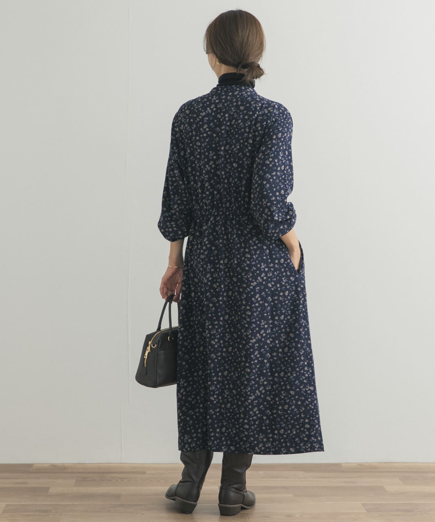 URBAN RESEARCH DOORS「小花柄ドロストワンピース」|ワンピース|