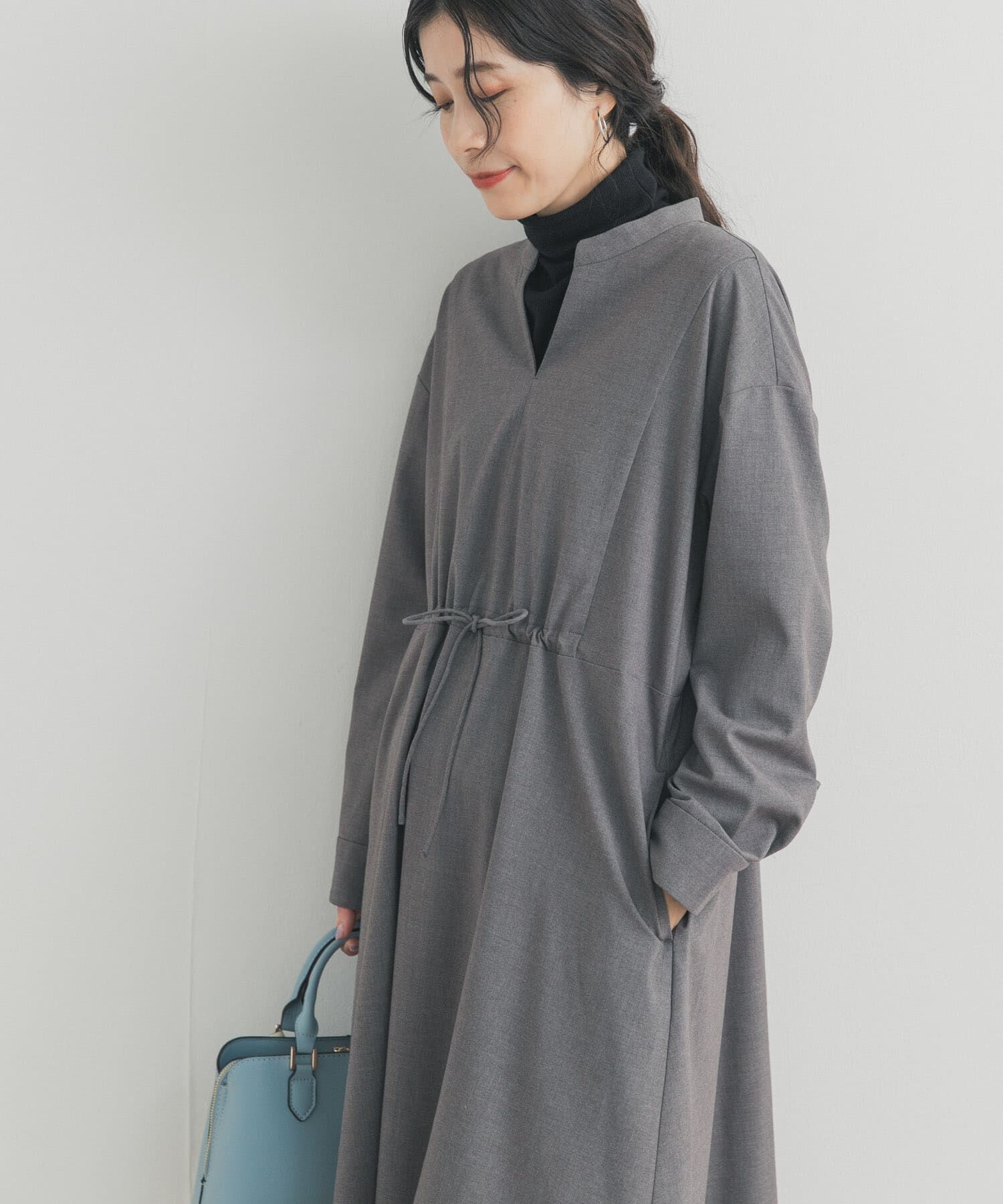 URBAN RESEARCH DOORS「ドロストリボンフレアワンピース」|ワンピース|グレー