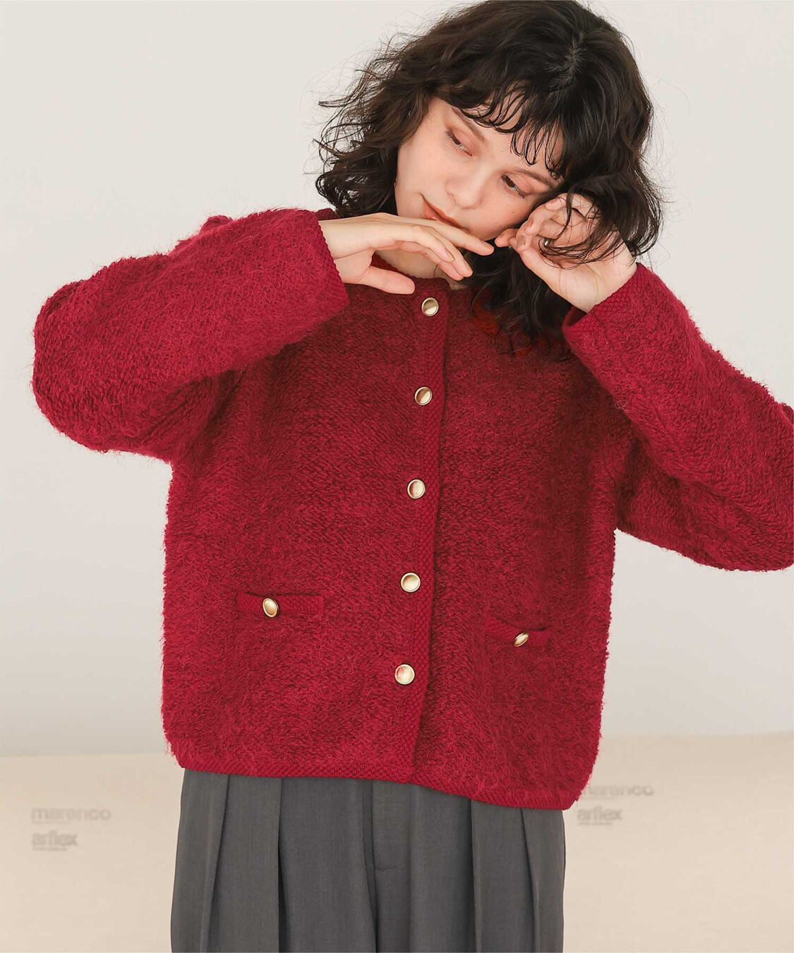 titivate「プチループゴールド釦ニットカーディガン」|ニット・セーター|レッド