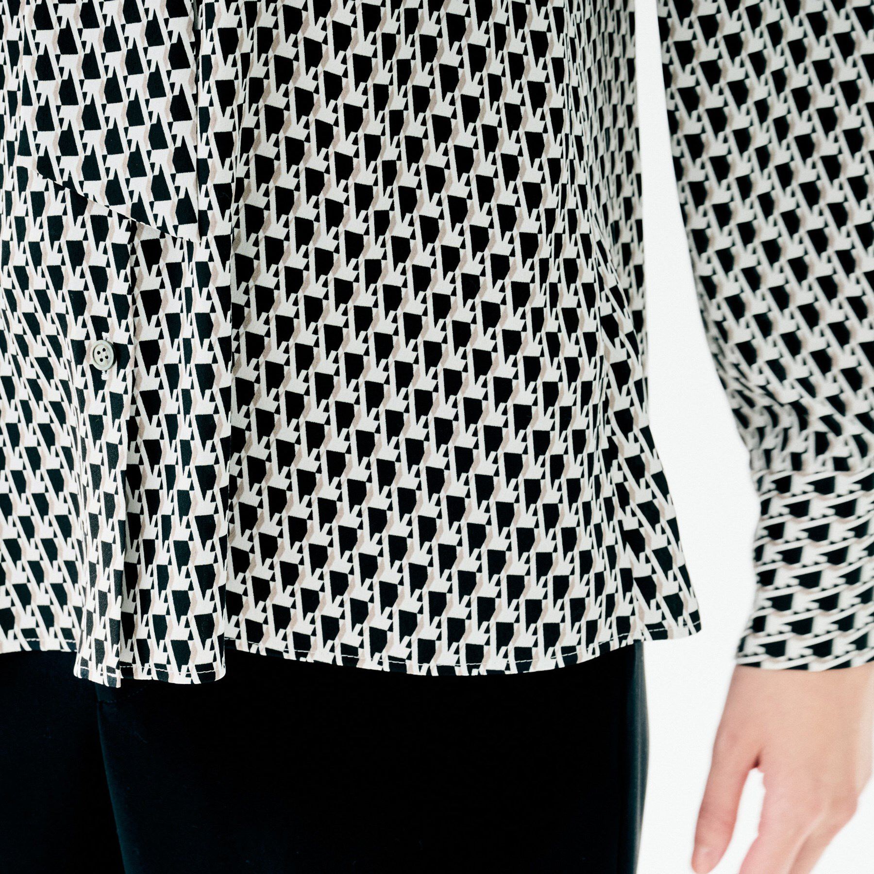 UNTITLED「【お仕事着/フォーマル/セレモニー】ボウタイブラウス」|シャツ・ブラウス|