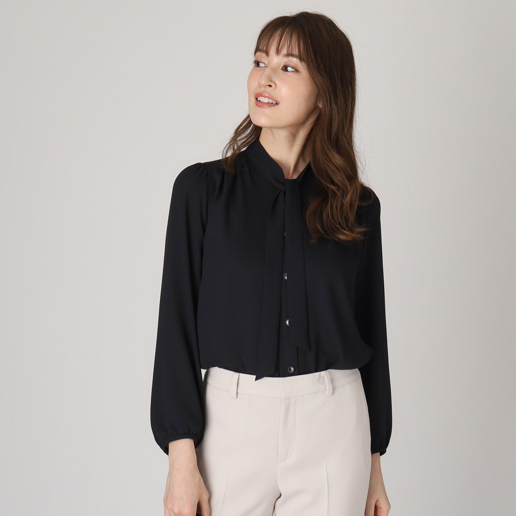 COUP DE CHANCE「【洗える／日本製】女性らしい細ボウタイブラウス」|シャツ・ブラウス|ブラック(019)
