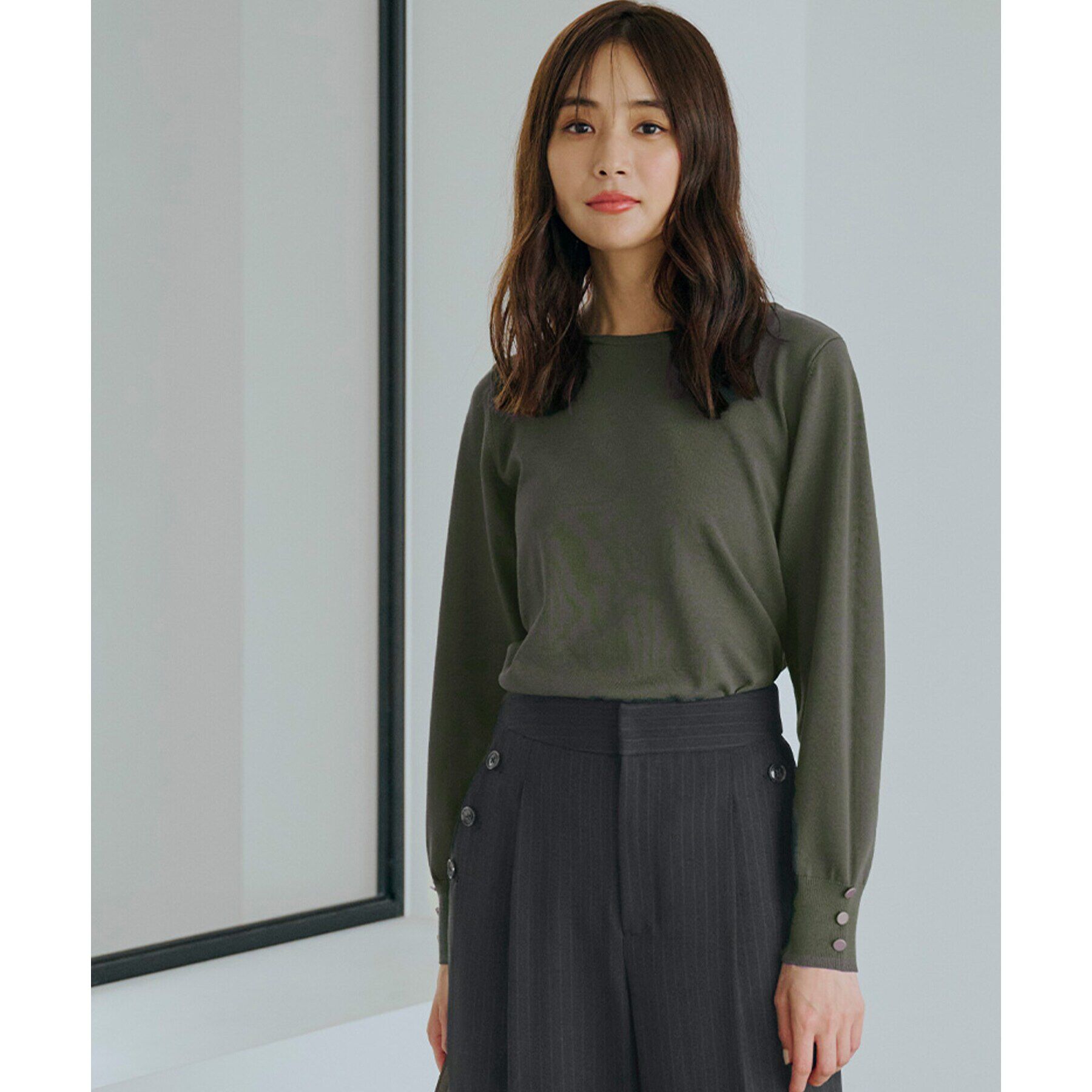 grove「袖ボタンクルーネックプルオーバー」|ニット・セーター|グリーン(023)