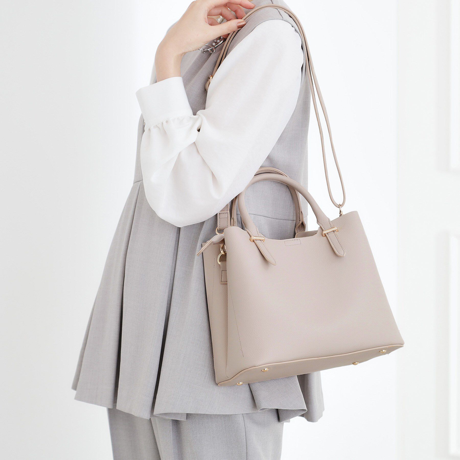 grove「【人間工学】あおりメタルバー2WAYトート」|トートバッグ|ライトグレー(011