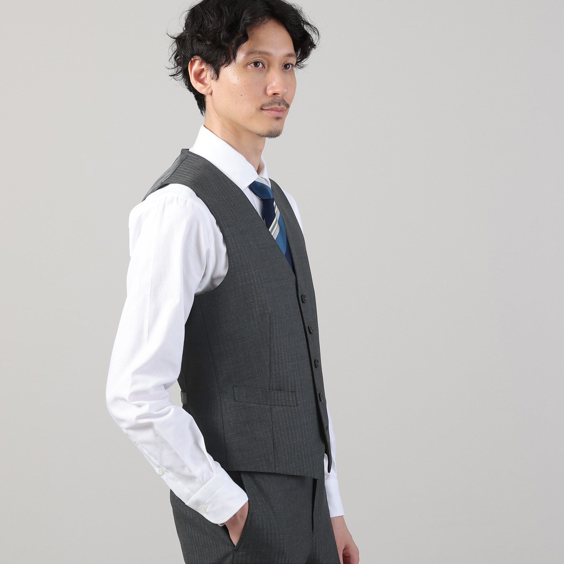 TAKEO KIKUCHI「【Sサイズ～】シャイニーヘリンボンストライプ ベスト」|スーツ|