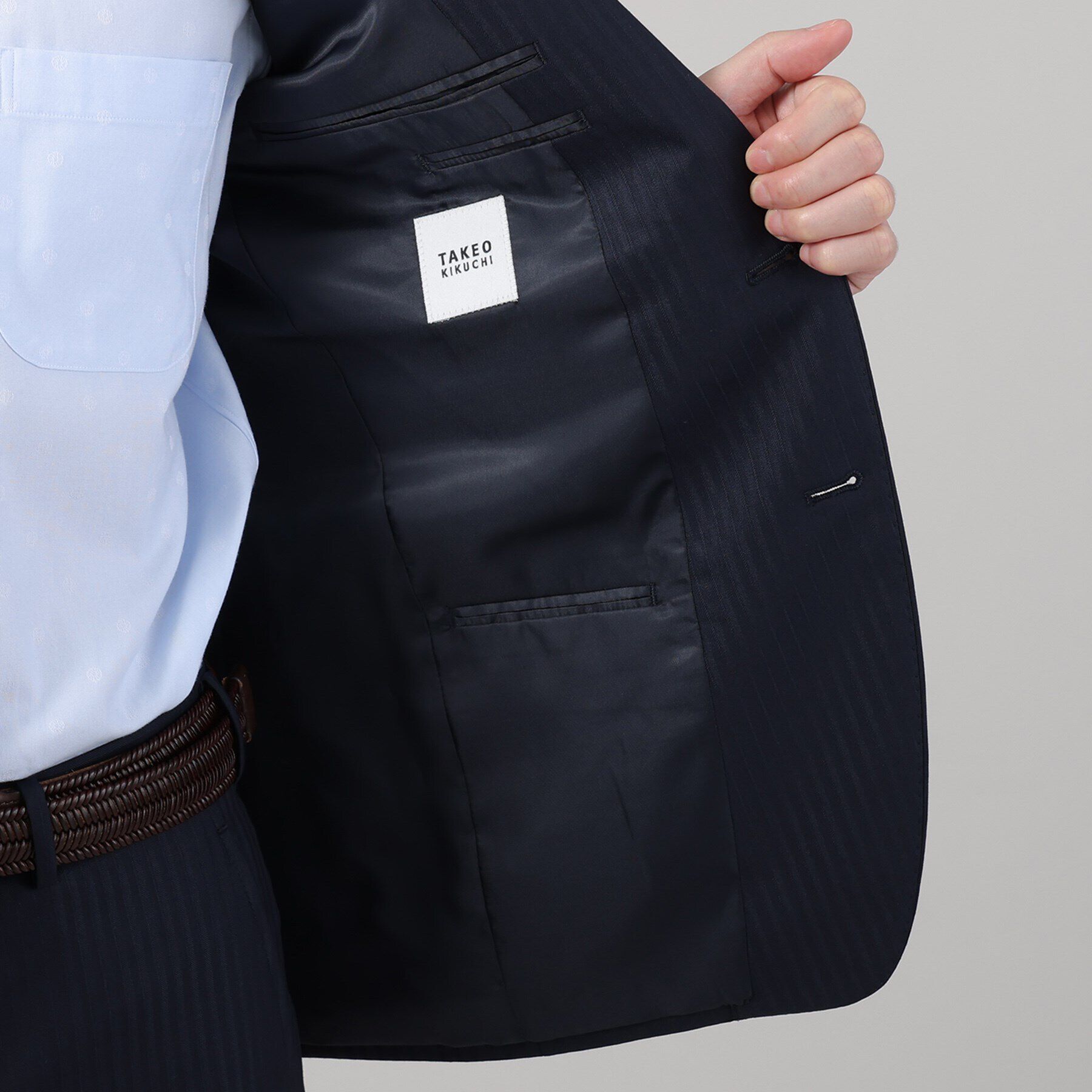 TAKEO KIKUCHI「【ナローモデル】シャイニー ヘリンボン ストライプ スーツ/3ピース対応可」|スーツ|