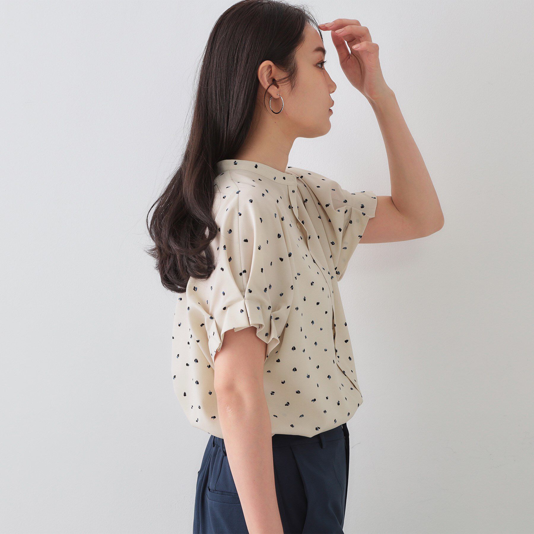 OPAQUE.CLIP「幾何柄アソート タックドルマンスリーブブラウス【洗濯機洗い可】」|シャツ・ブラウス|