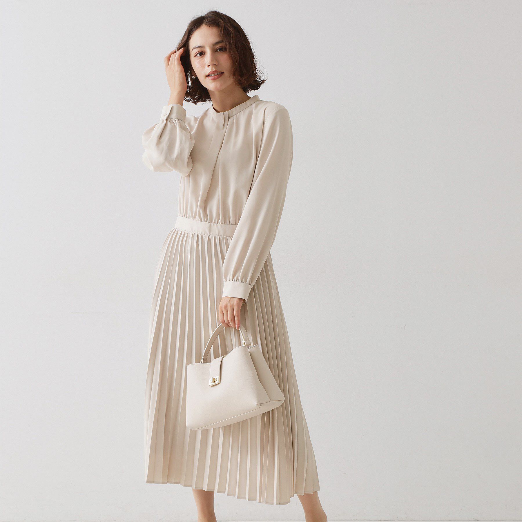 OPAQUE.CLIP「≪通勤・セレモニー対応≫ジョーゼットプリーツワンピース【洗濯機OK】」|ワンピース|ライトベージュ(05