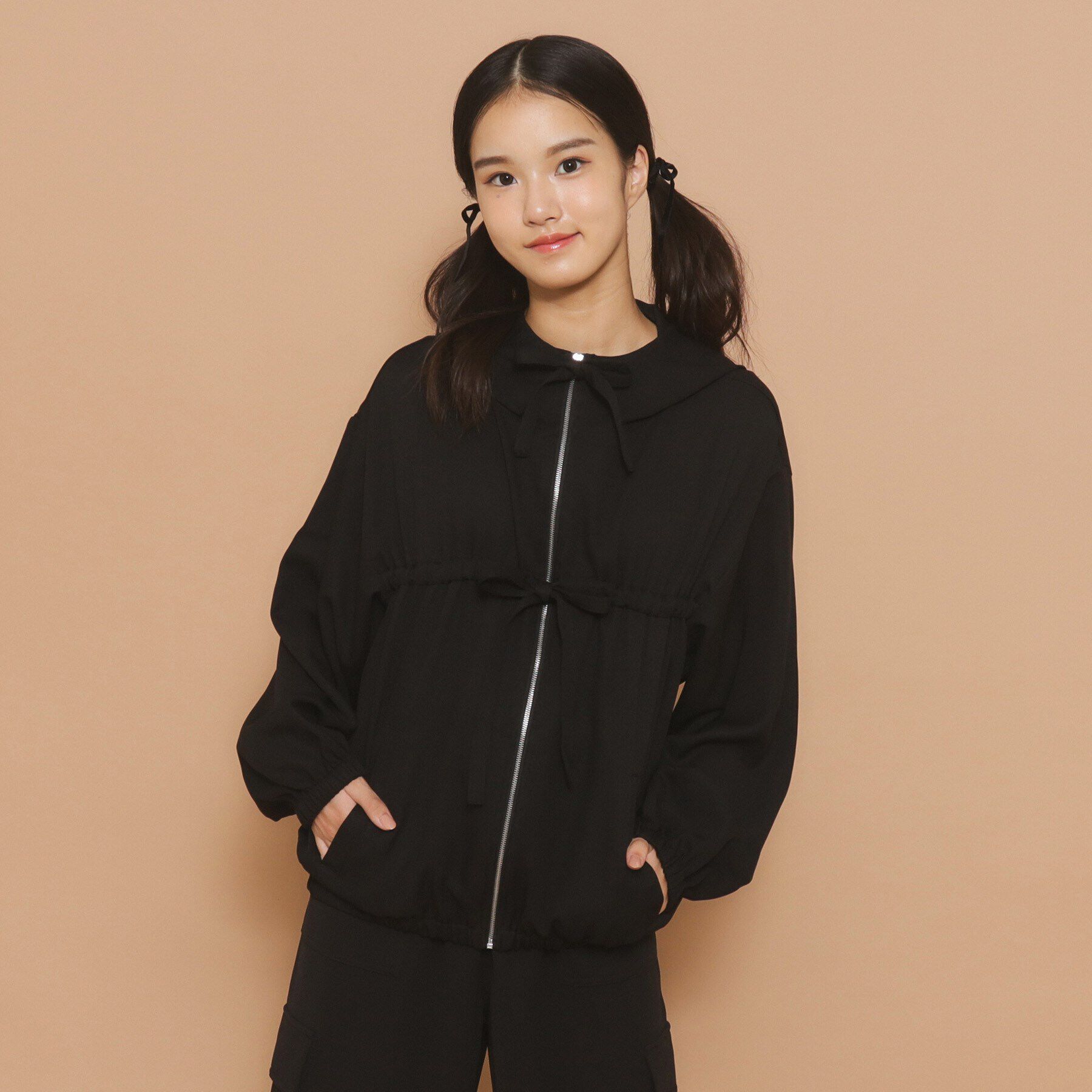 PINK-latte「【130cmあり】フード付き フロントダブルリボンアウター」|ブルゾン・スタジャン|