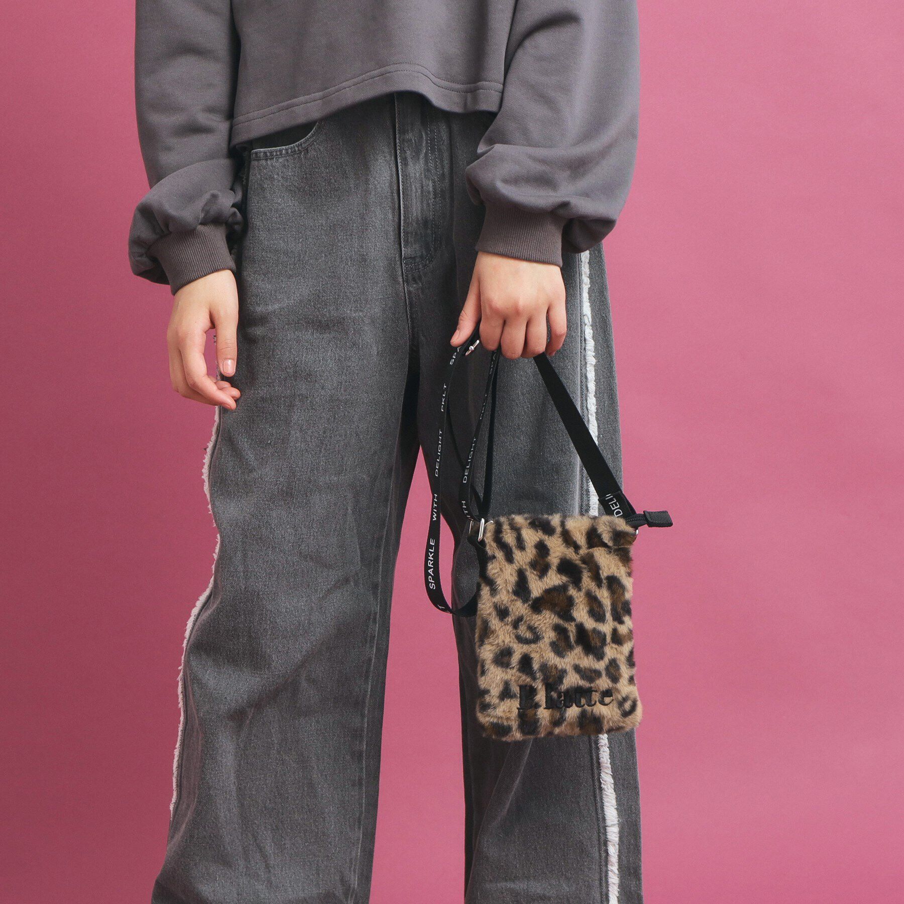 PINK-latte「タテ型ファーショルダー」|ショルダー・メッセンジャー|ブラウン(243)