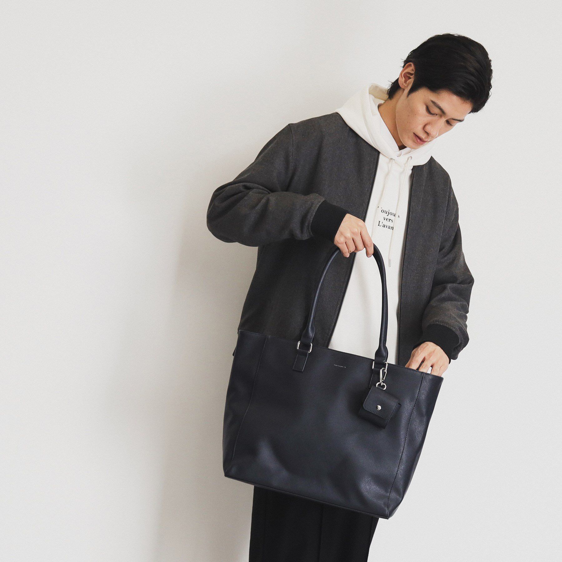 THE SHOP TK「【A4サイズ／ビジネスでも使える】合皮トートバッグ イヤホンケース付き」|トートバッグ|
