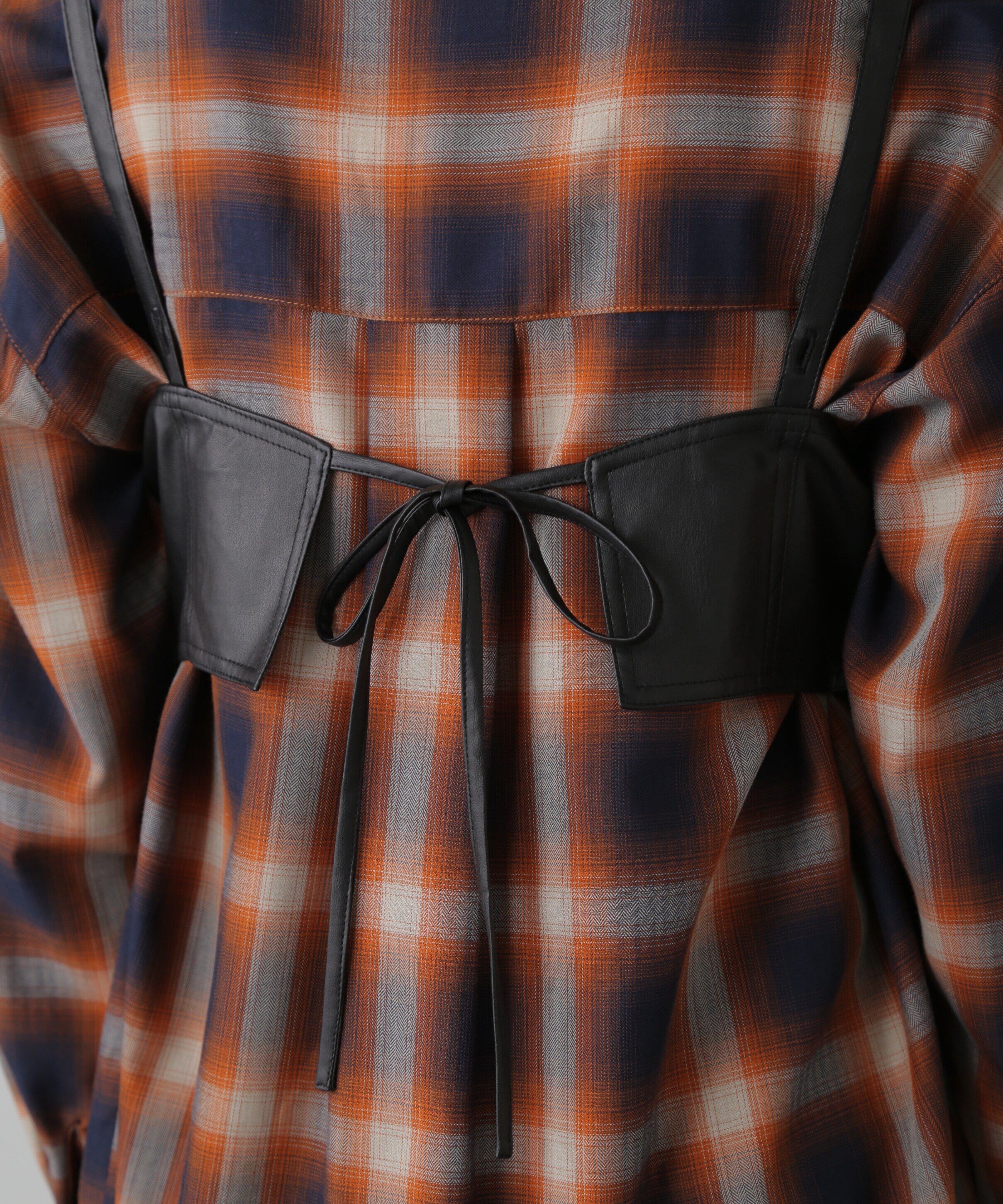  「フェイクレザービスチェ」|シャツ・ブラウス|