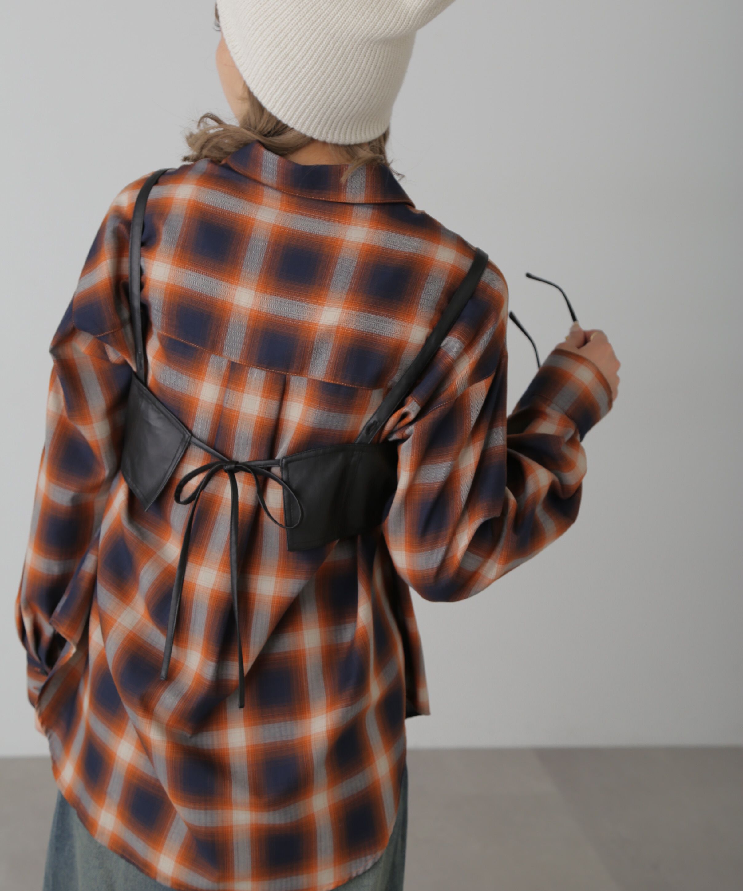  「フェイクレザービスチェ」|シャツ・ブラウス|