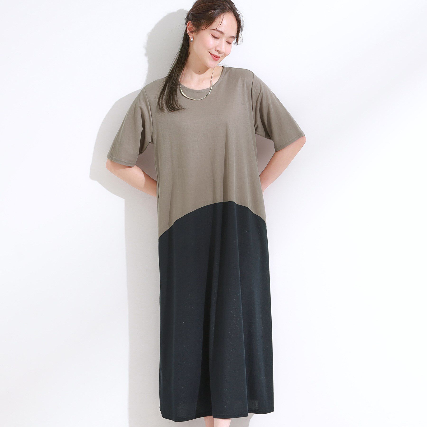 SHOO･LA･RUE「【S-LL/ひんやり/体型カバー】さらりと着られる バイカラーAラインワンピース」|ワンピース|モカブラウン(542