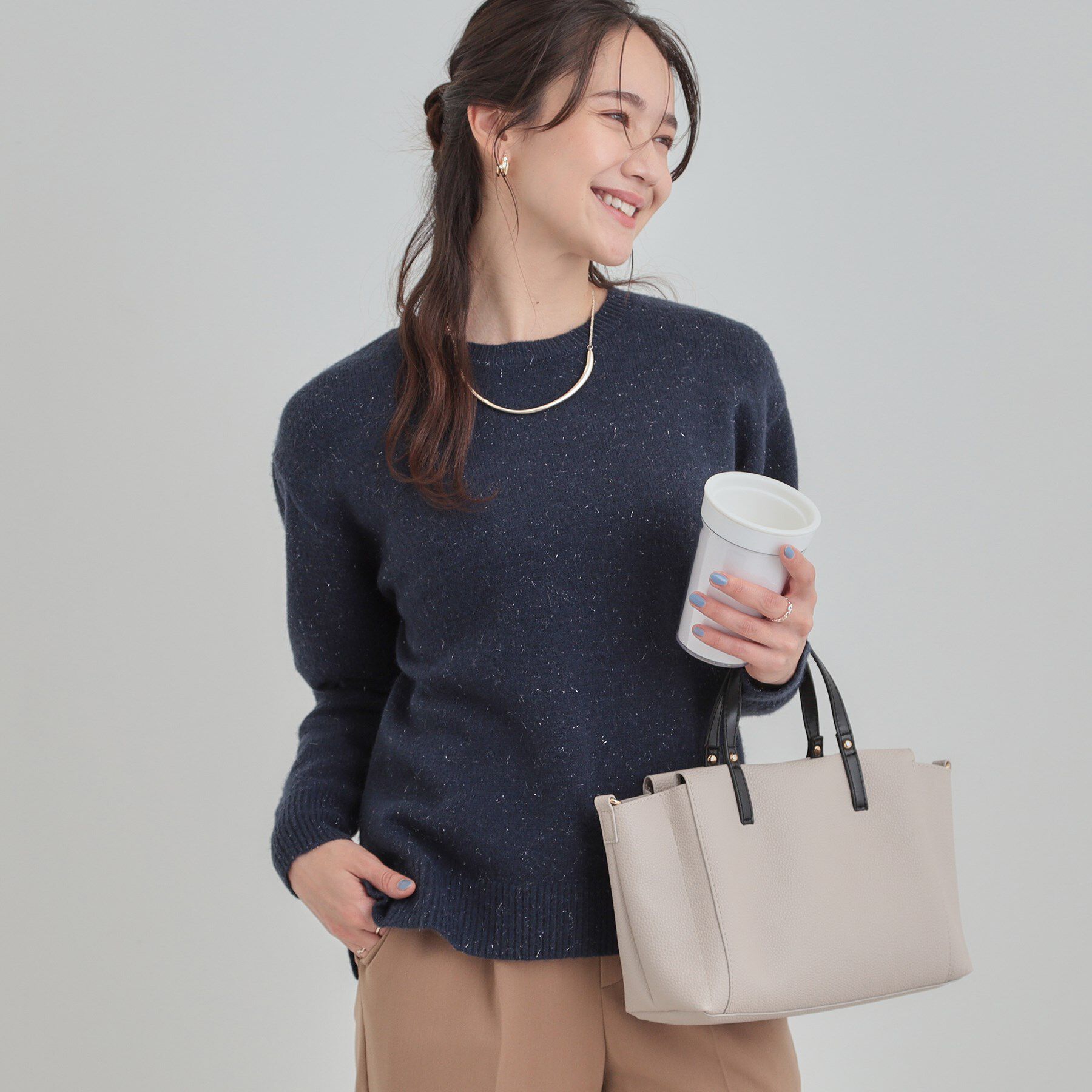 SHOO･LA･RUE「【S-LL/洗濯機可】キラキラ光るラメが上品　クルーネックニット」|ニット・セーター|ネイビー(094)