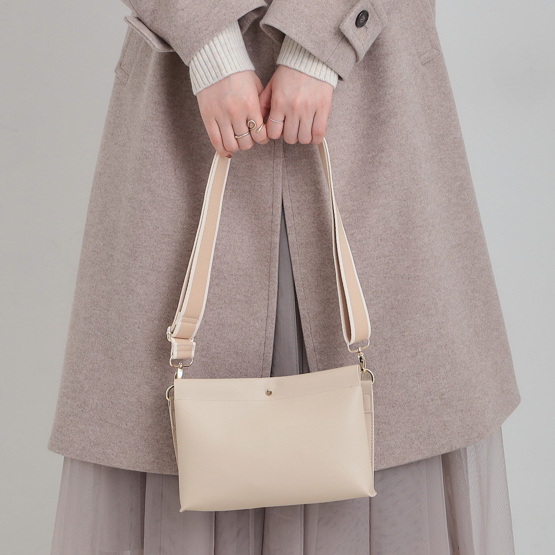 SHOO･LA･RUE「配色ベルトがアクセント 3層ショルダーバッグ」|ショルダー・メッセンジャー|