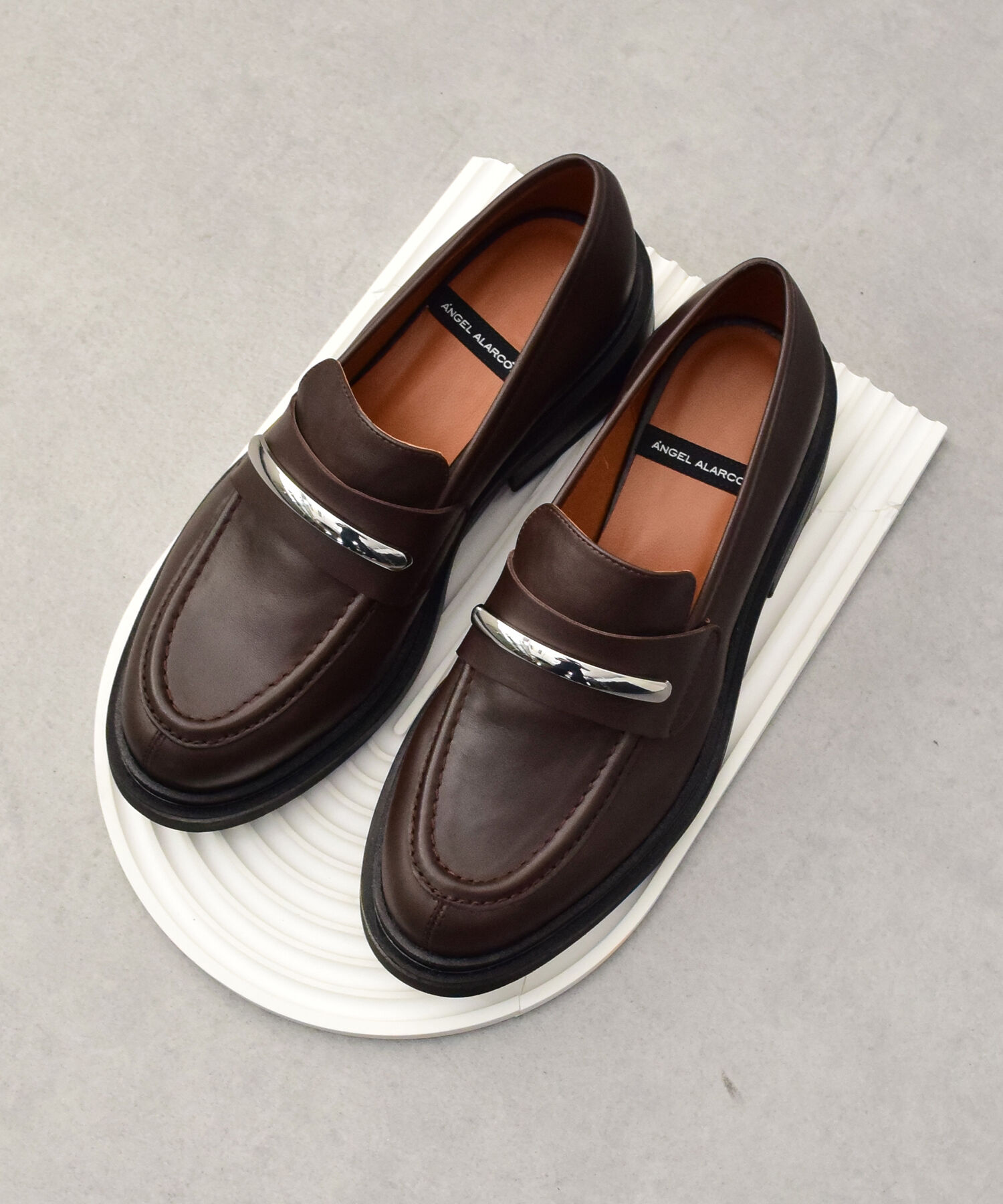 IMPORT SELECT「【ANGEL ALARCON】ラウンドトウメタルオーナメントローファー(D51614)」|ローファー|