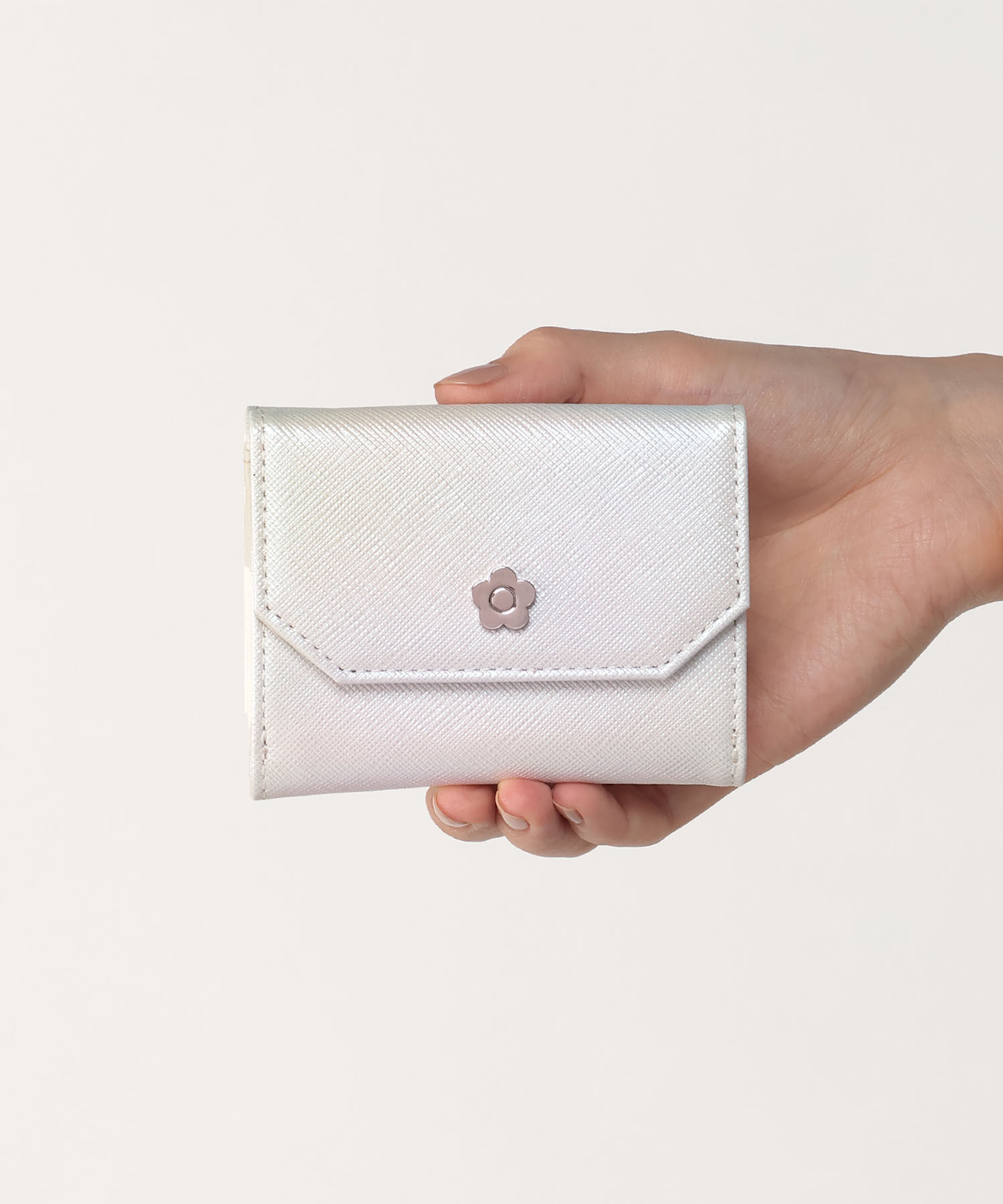 MARY QUANT「ポラリゼーション ミニウォレット」|財布|ホワイト