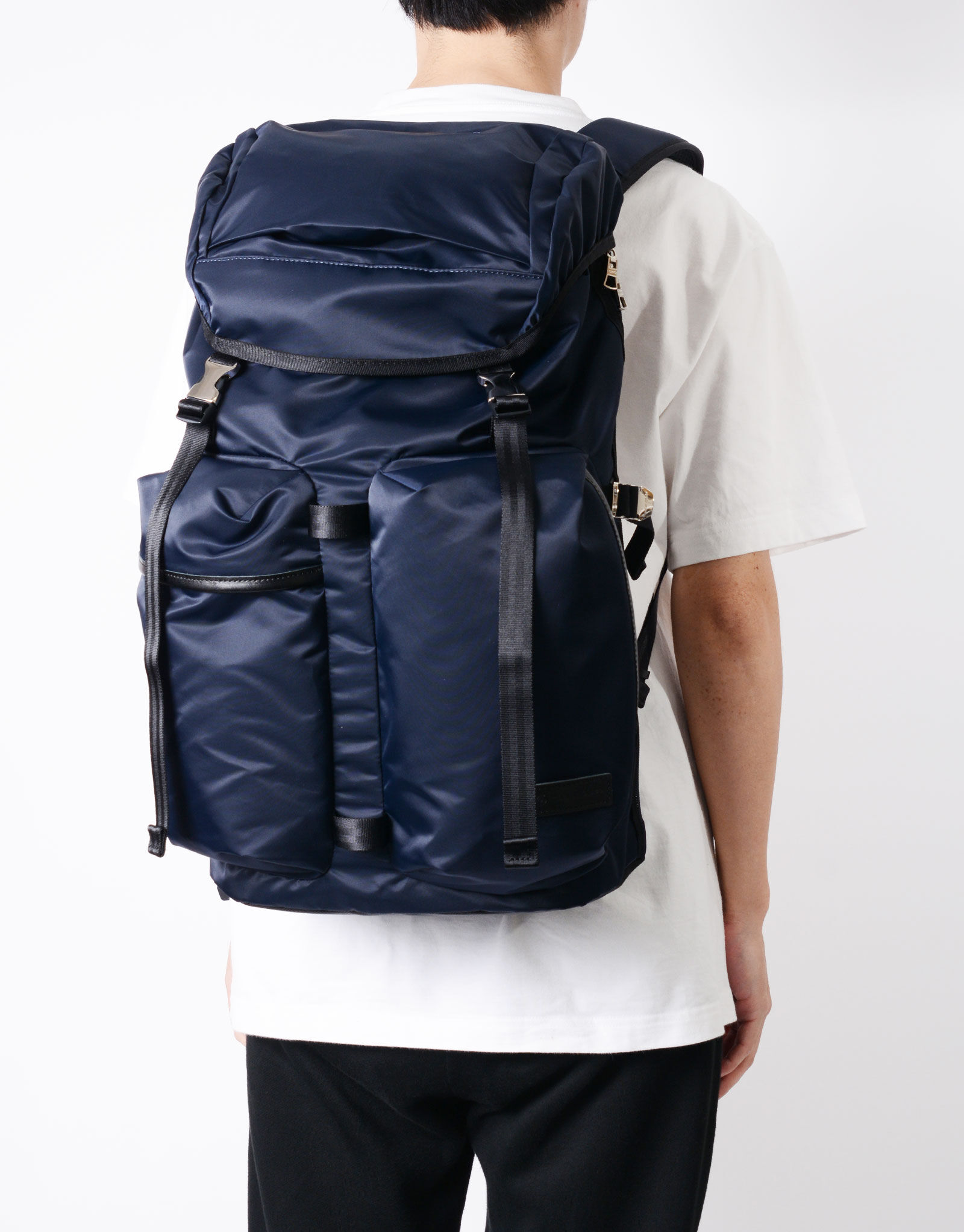  「Lightning Wポケットフラップパック」|リュック|