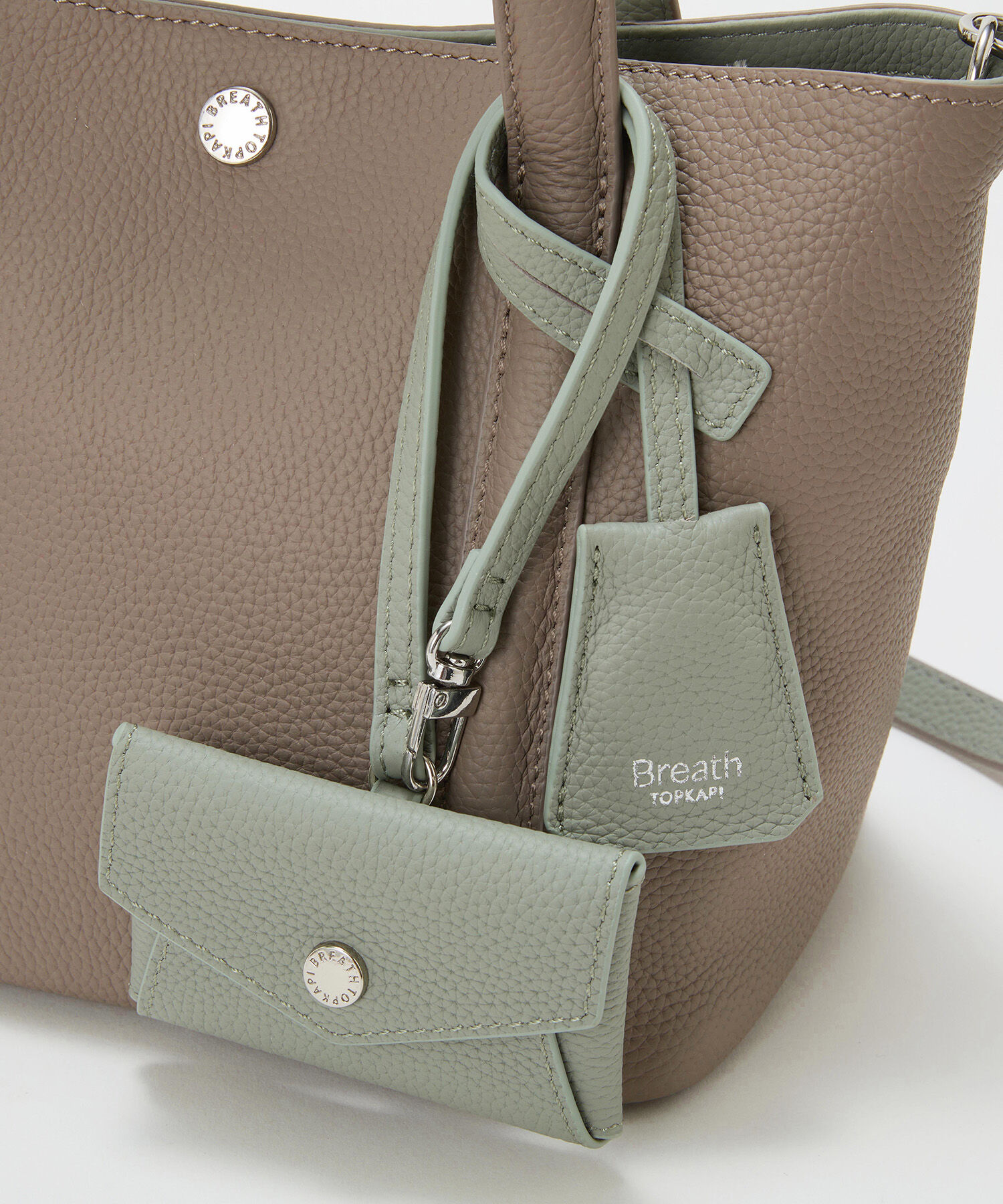 TOPKAPI BREATH「【Breath TOPKAPI】DUAL デュアル シュリンクレザー バイカラー トートバッグ チャーム付き 」|トートバッグ|