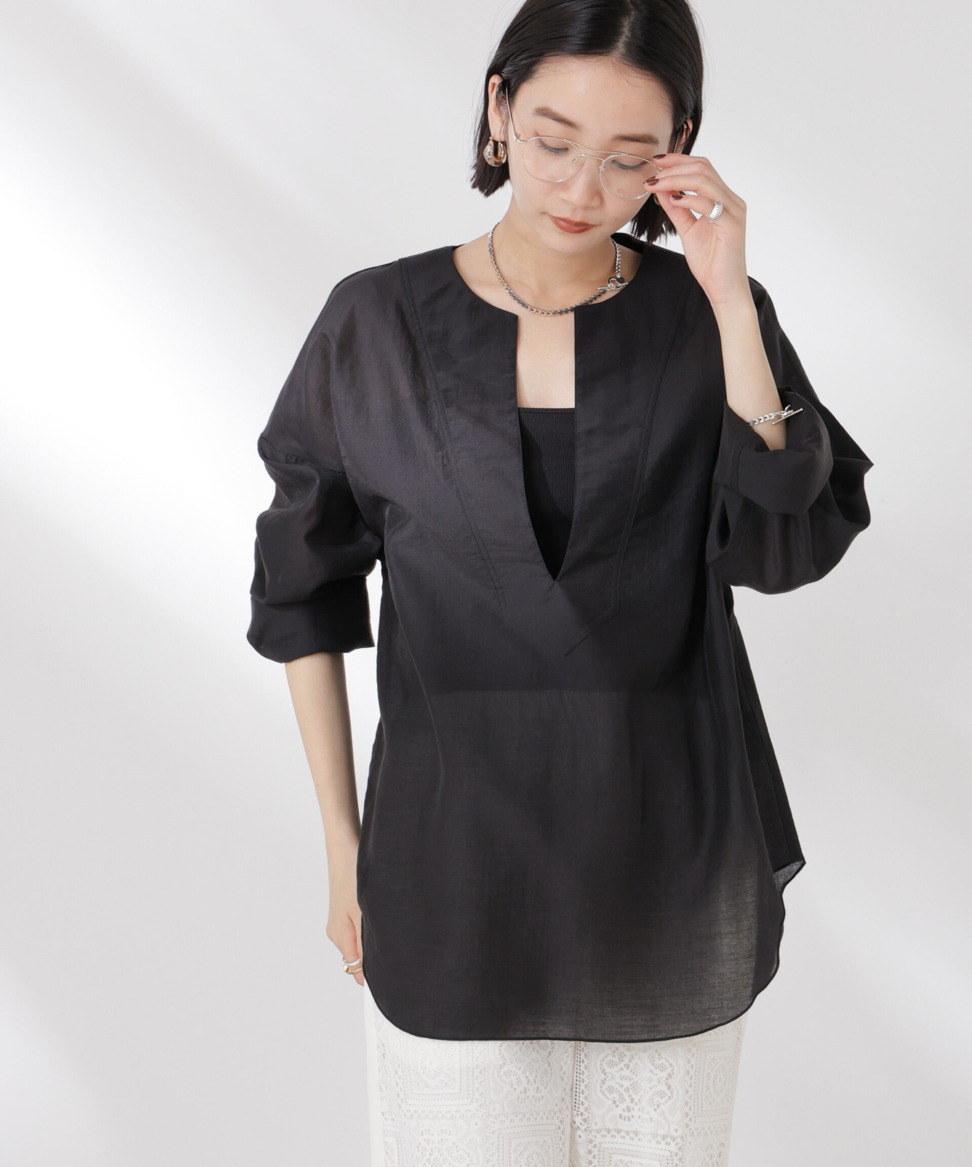 nano･universe「DeepVネックプルオーバーブラウス」|シャツ・ブラウス|