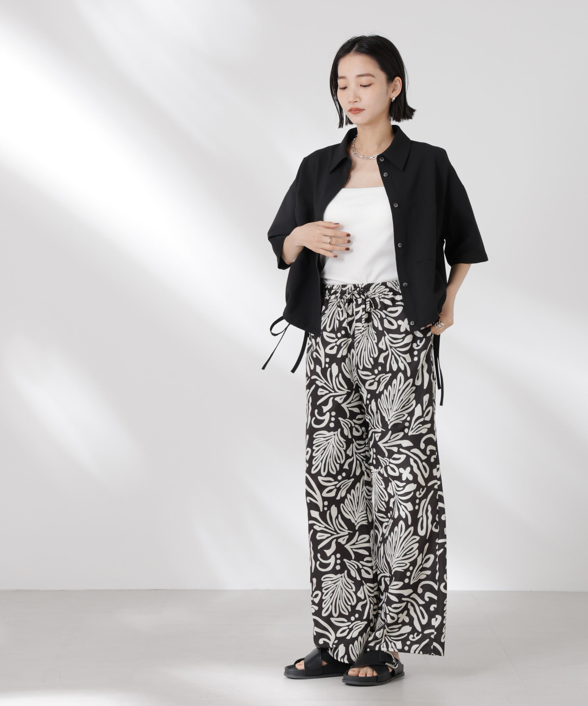 nano･universe「ボタニカルプリントイージーワイドパンツ(セットアップ可)」|チノ|