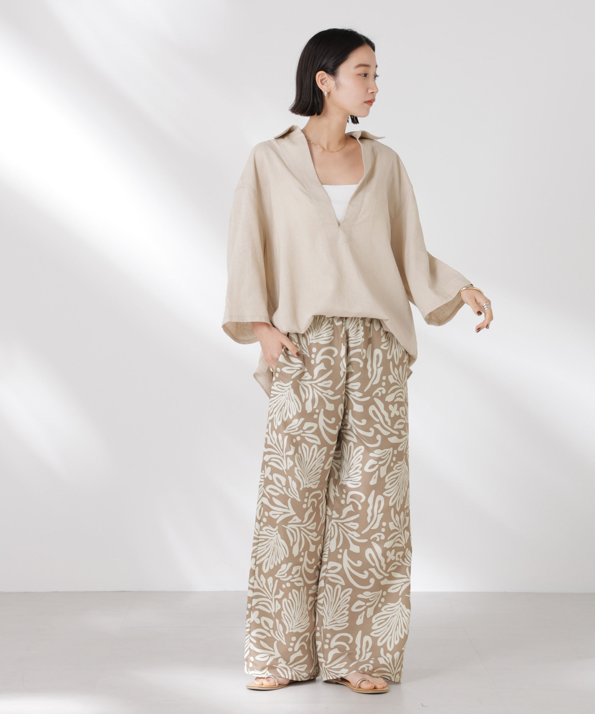 nano･universe「ボタニカルプリントイージーワイドパンツ(セットアップ可)」|チノ|