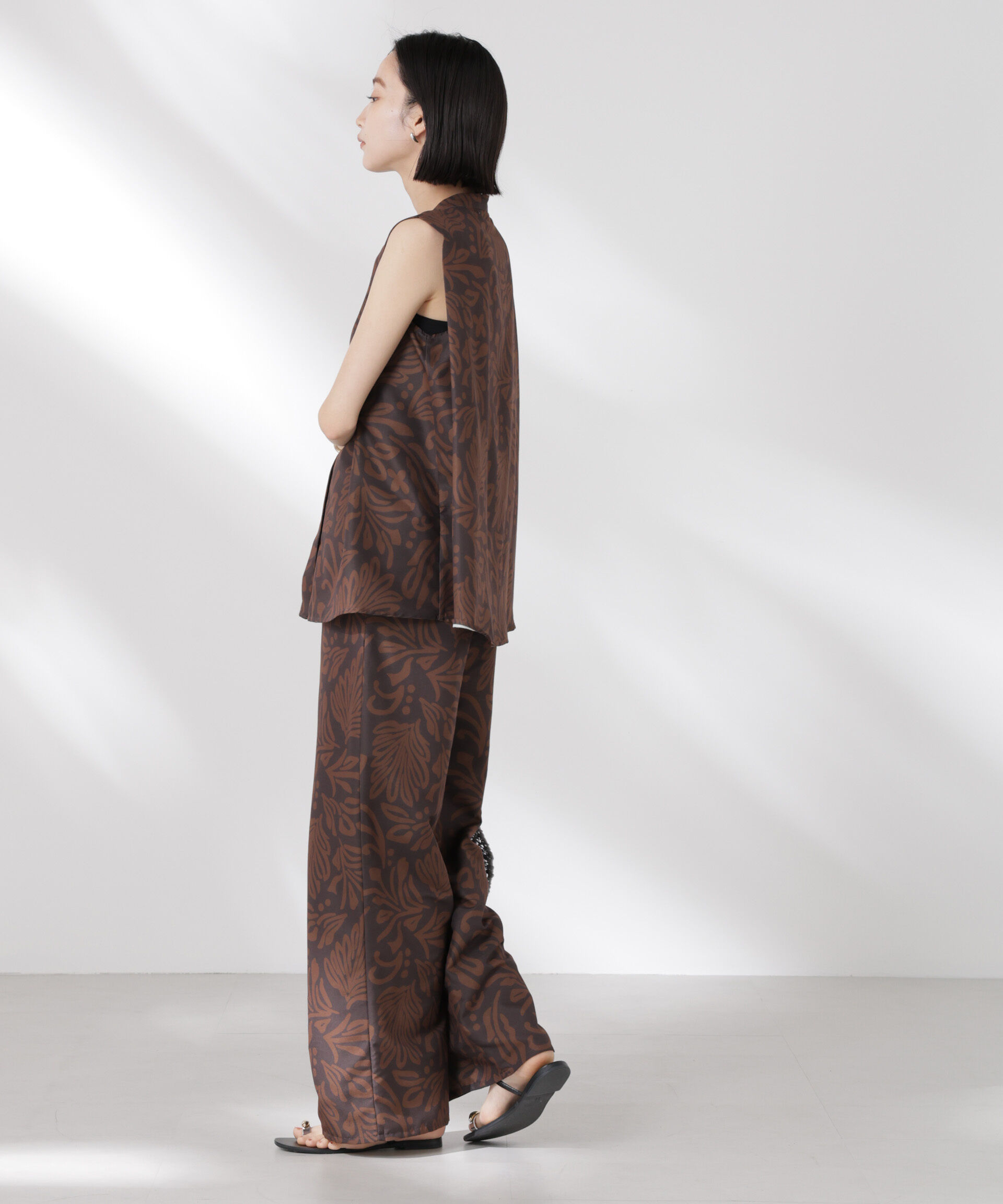 nano･universe「ボタニカルプリントイージーワイドパンツ(セットアップ可)」|チノ|