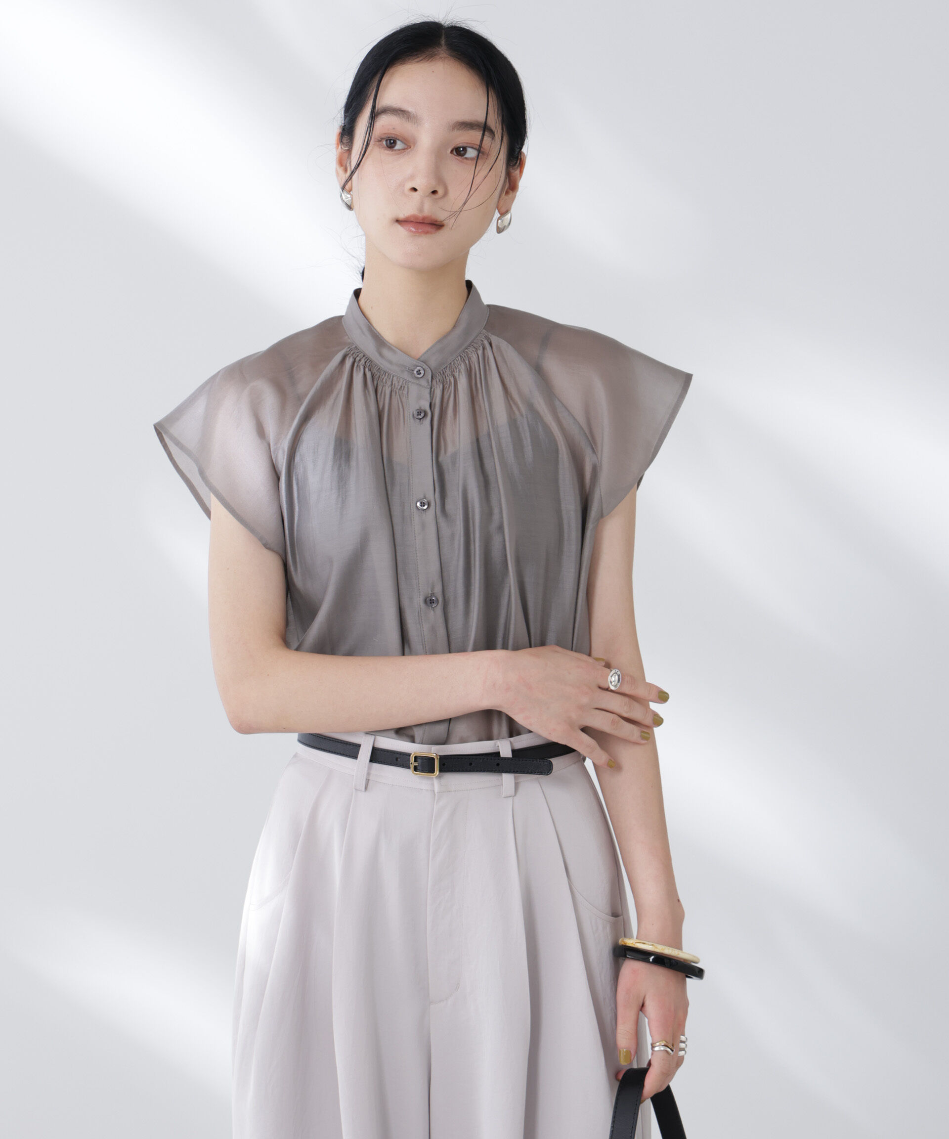 nano･universe「シアーサテンスタンドカラーブラウス」|シャツ・ブラウス|