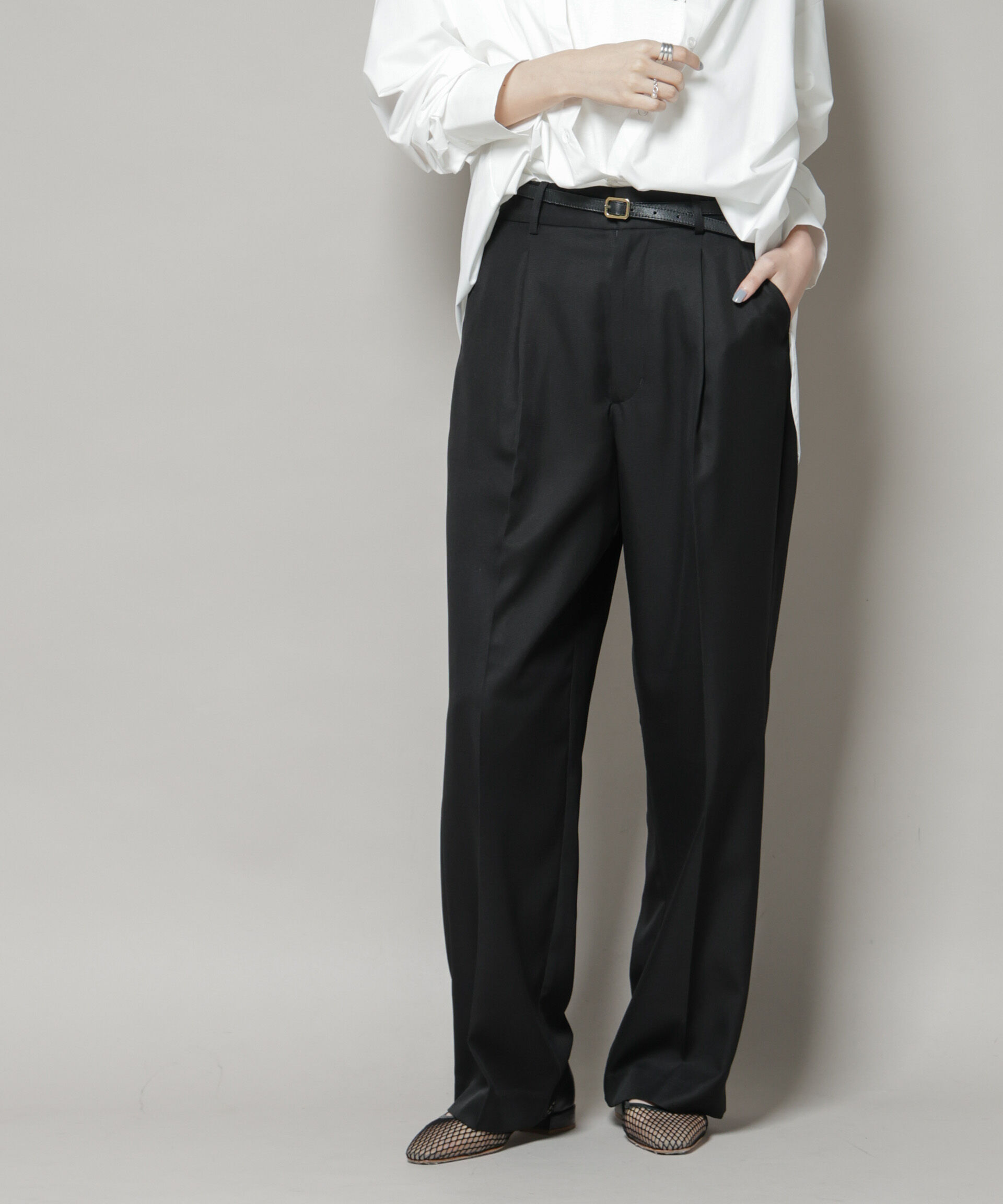 nano･universe「サイドタブセンタープレスセミワイドパンツ」|チノ|