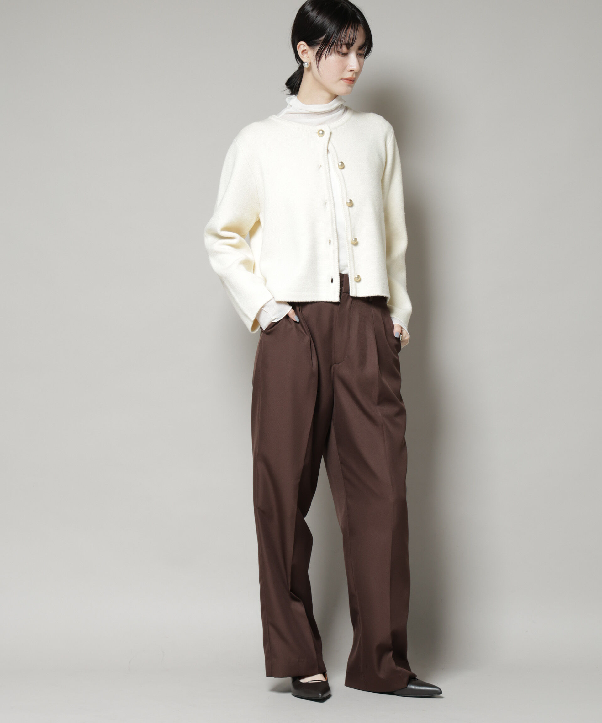 nano･universe「サイドタブセンタープレスセミワイドパンツ」|チノ|