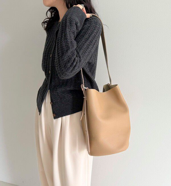 fredy emue「タテ型2wayレザーホーボーバッグ」|ショルダー・メッセンジャー|