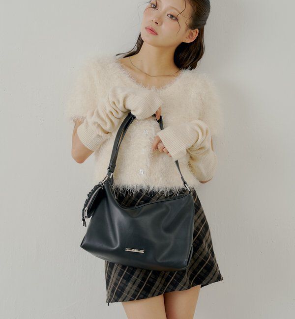  「【500mlペットボトル収納可】チャーム付きミディアムバッグ」|ショルダー・メッセンジャー|