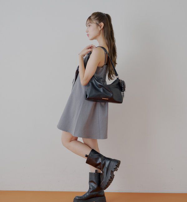  「【500mlペットボトル収納可】チャーム付きミディアムバッグ」|ショルダー・メッセンジャー|