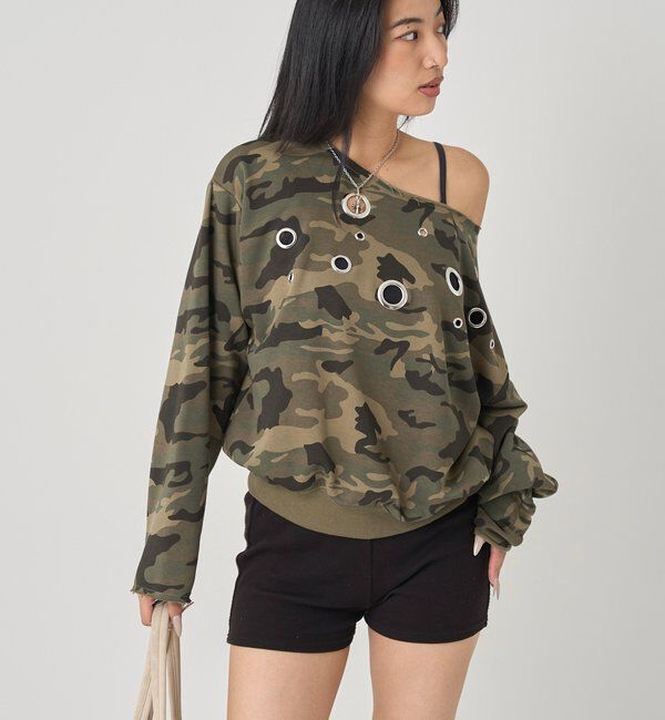  「FRONT EYELET OFF-SHOULDER SWEATSHIRT」|Tシャツ・カットソー|