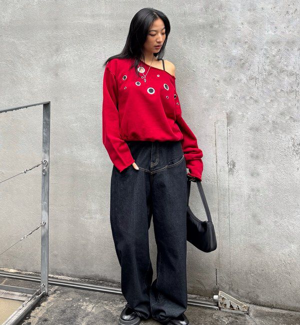  「FRONT EYELET OFF-SHOULDER SWEATSHIRT」|Tシャツ・カットソー|