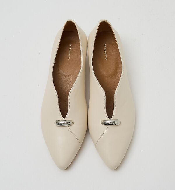 AU BANNISTER「Ｖカットパンプス」|パンプス|アイボリー