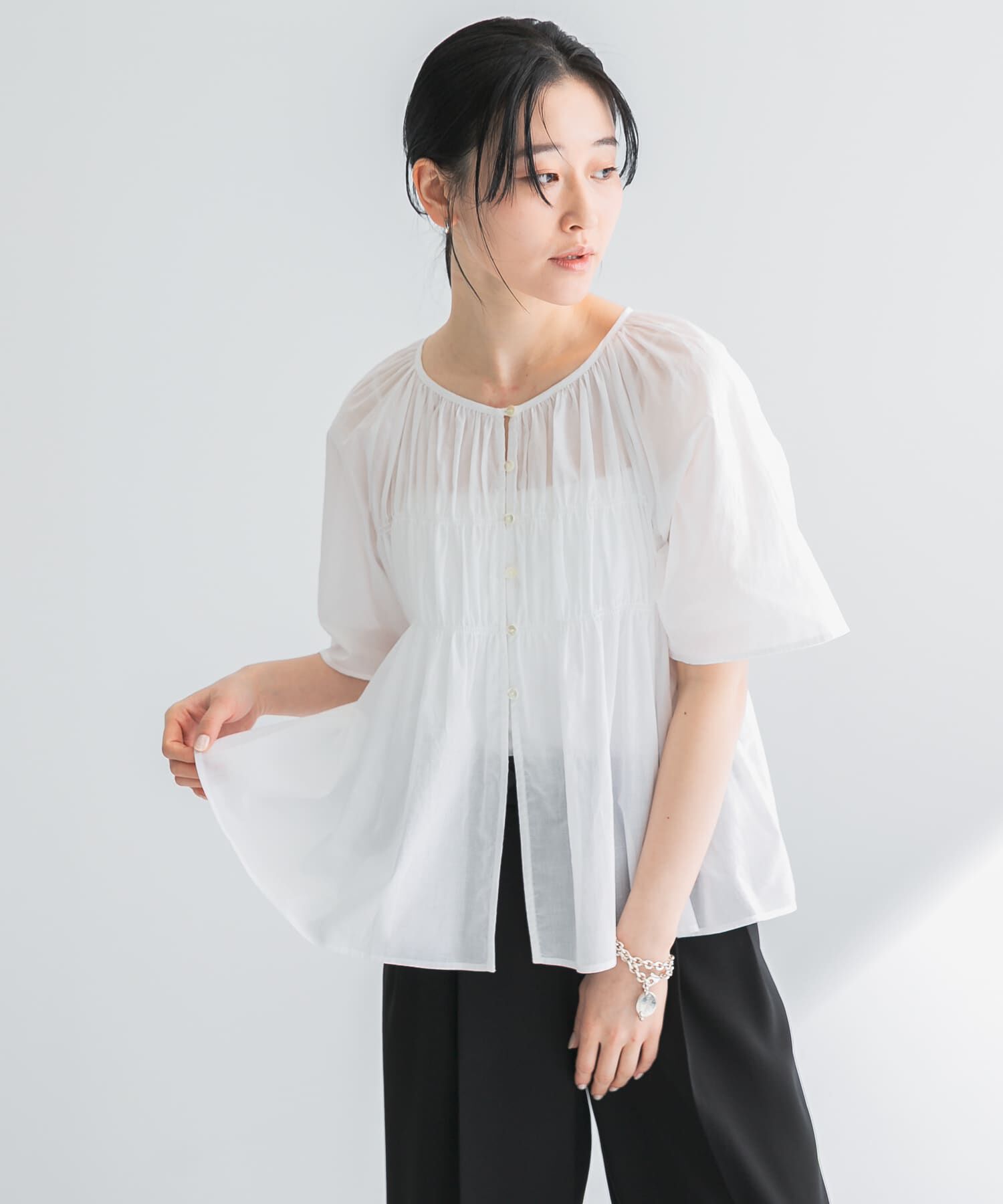 URBAN RESEARCH「コットンボイルシャーリングブラウス」|シャツ・ブラウス|