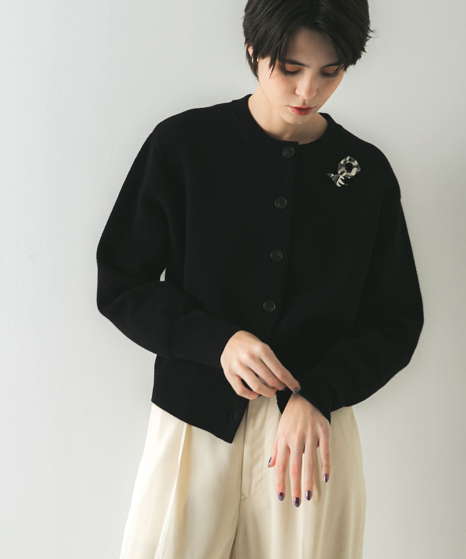 URBAN RESEARCH「ウールカシミヤショルダーパッドカーディガン」|カーディガン|ブラック