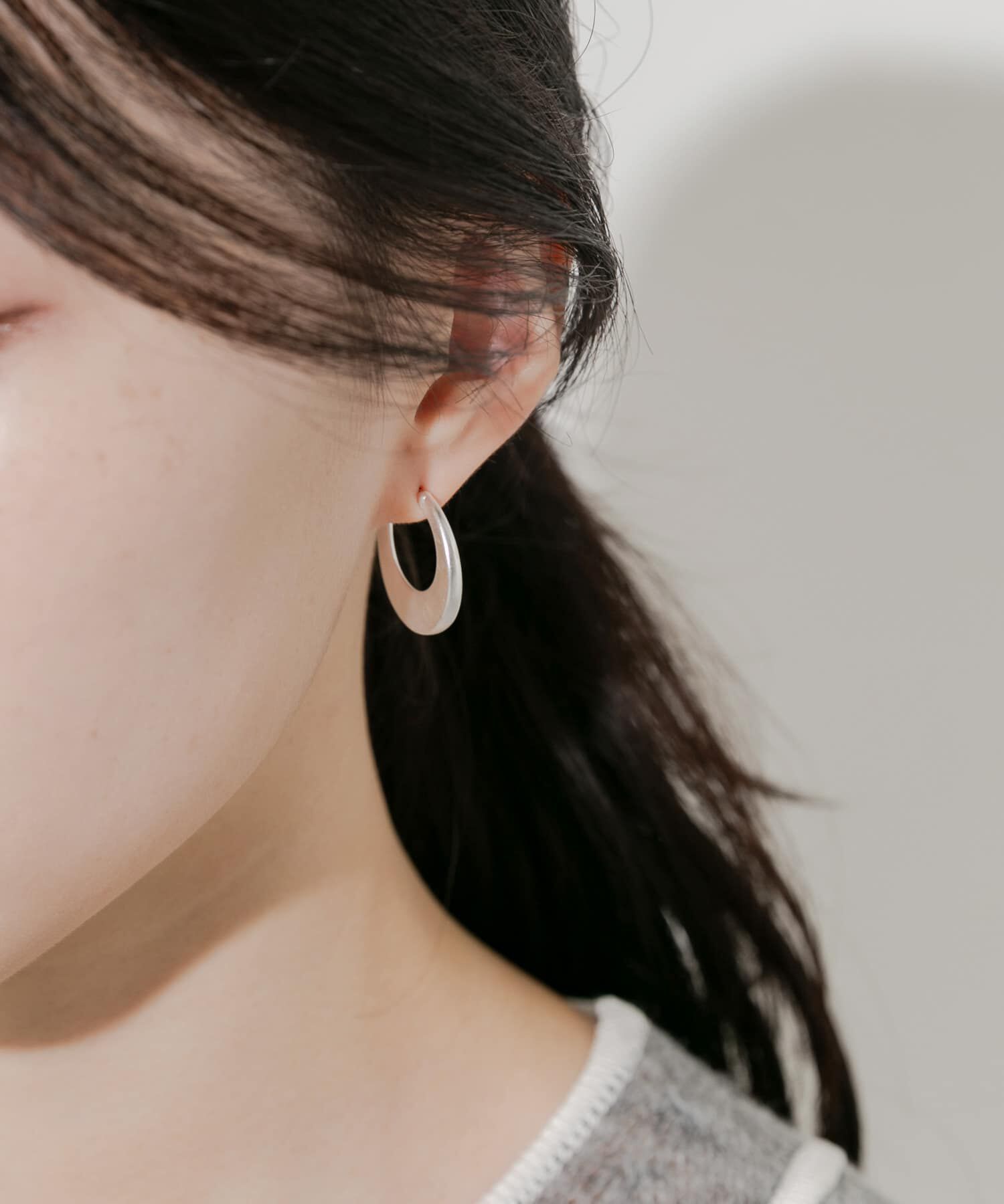 SMELLY「ラウンドエッジフープピアス」|ピアス|