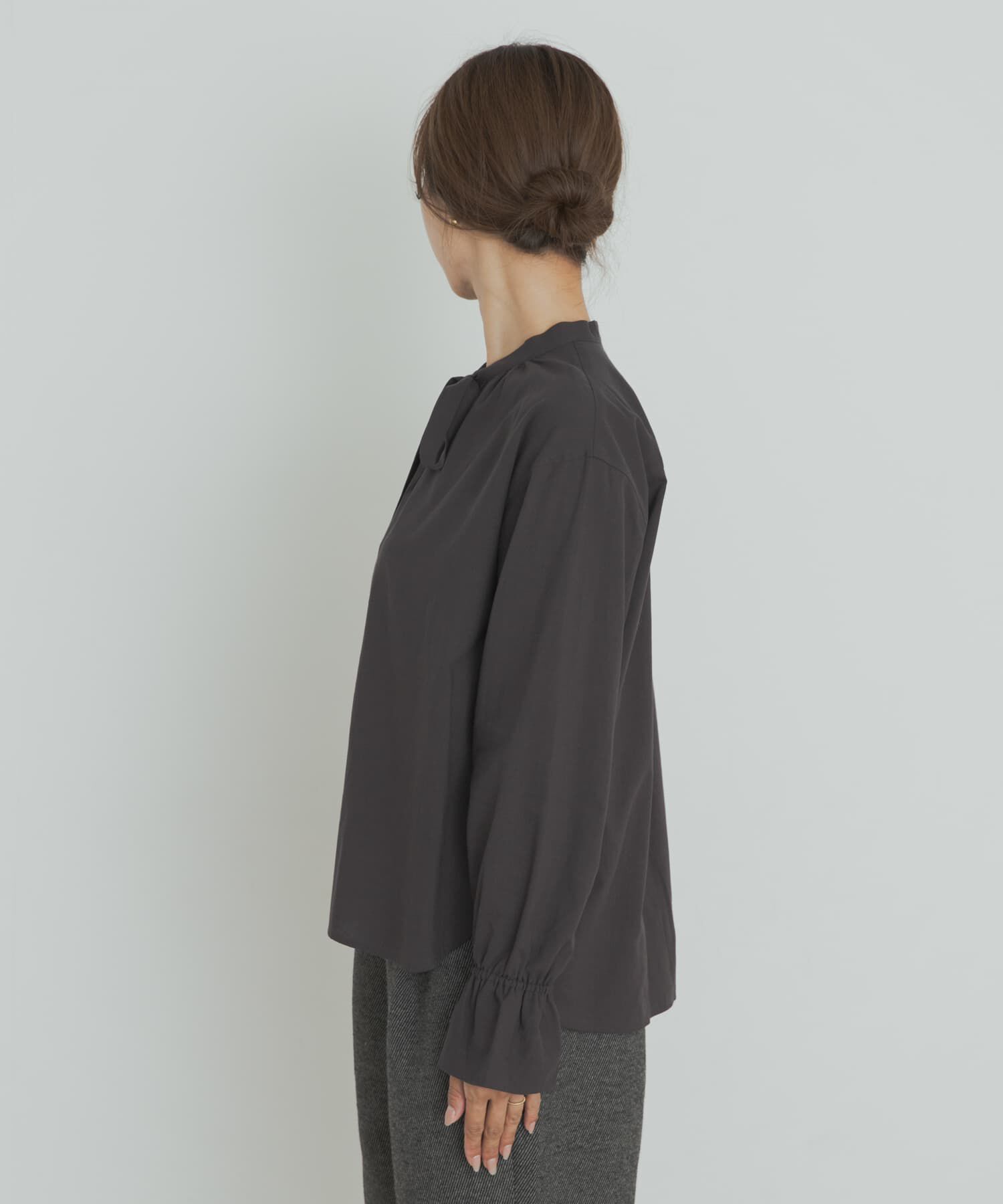 URBAN RESEARCH DOORS「コットンレーヨンリボンブラウス」|シャツ・ブラウス|