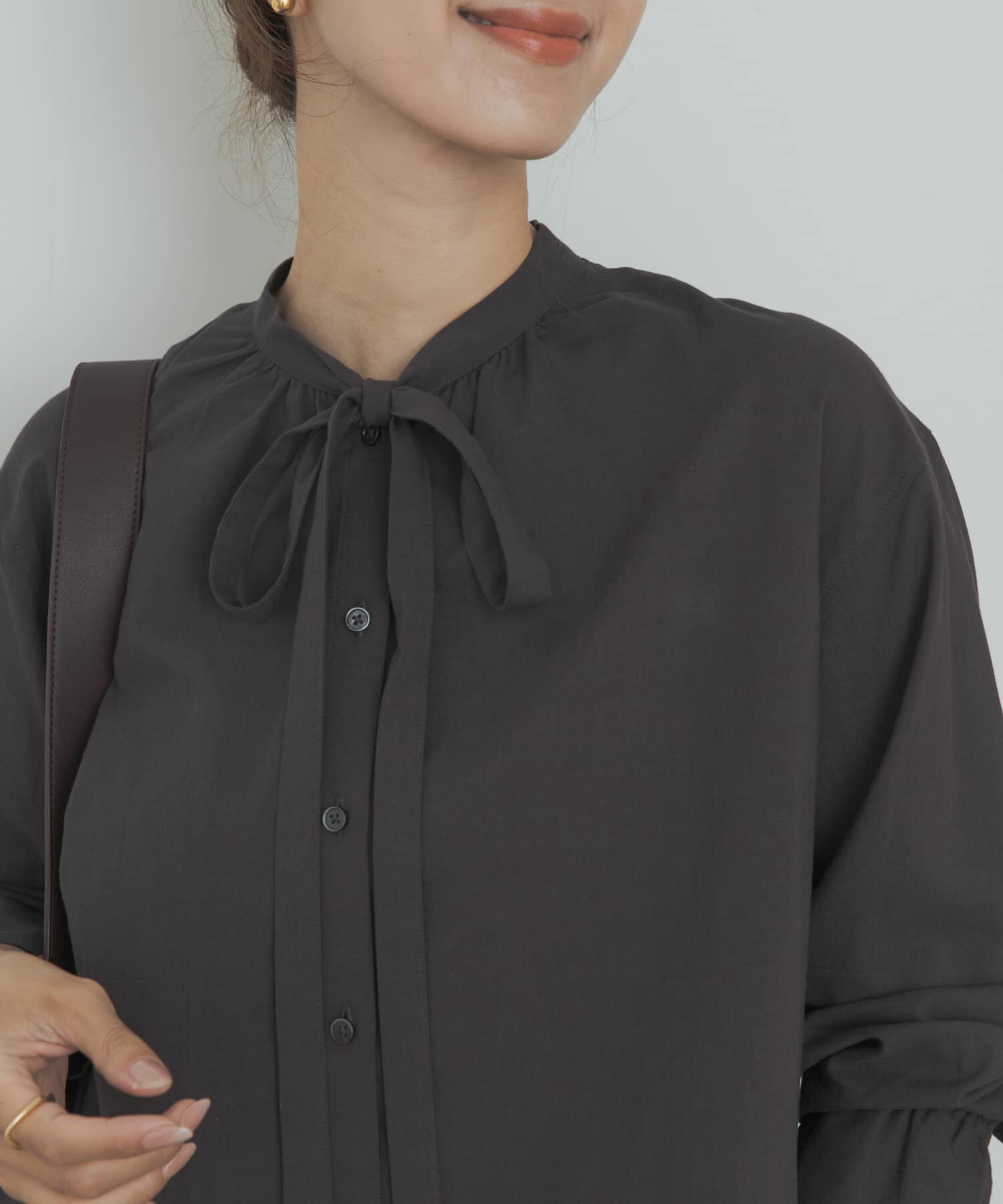 URBAN RESEARCH DOORS「コットンレーヨンリボンブラウス」|シャツ・ブラウス|