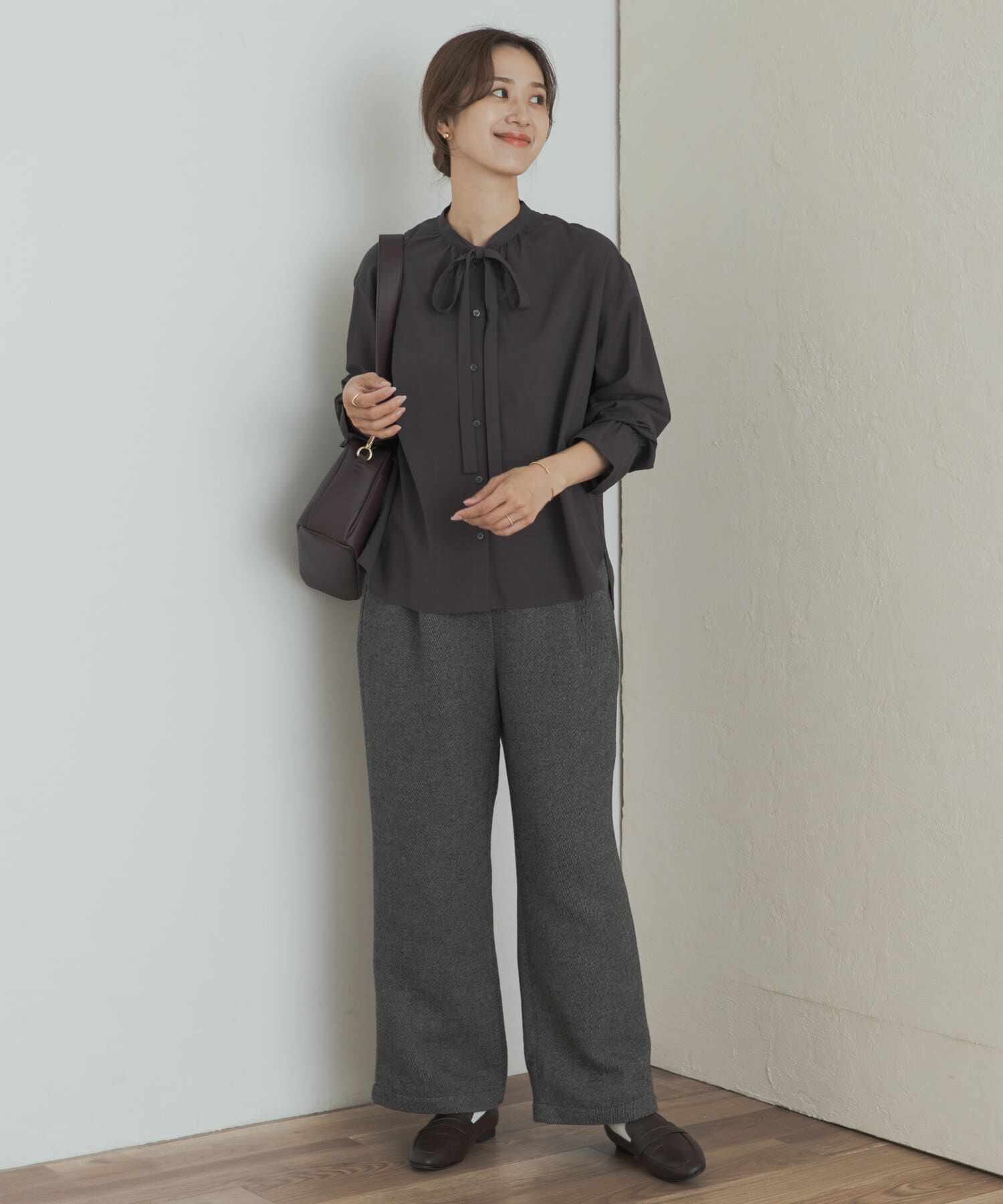 URBAN RESEARCH DOORS「コットンレーヨンリボンブラウス」|シャツ・ブラウス|