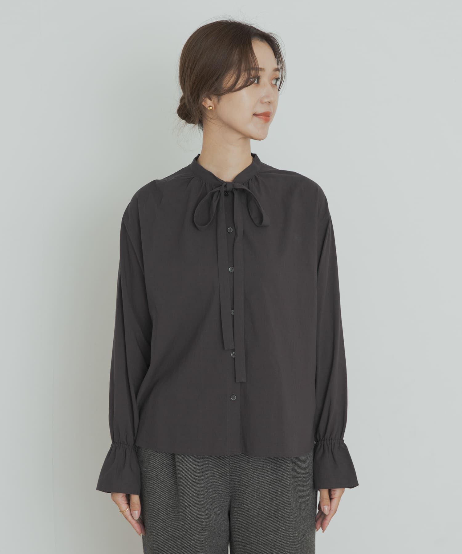 URBAN RESEARCH DOORS「コットンレーヨンリボンブラウス」|シャツ・ブラウス|